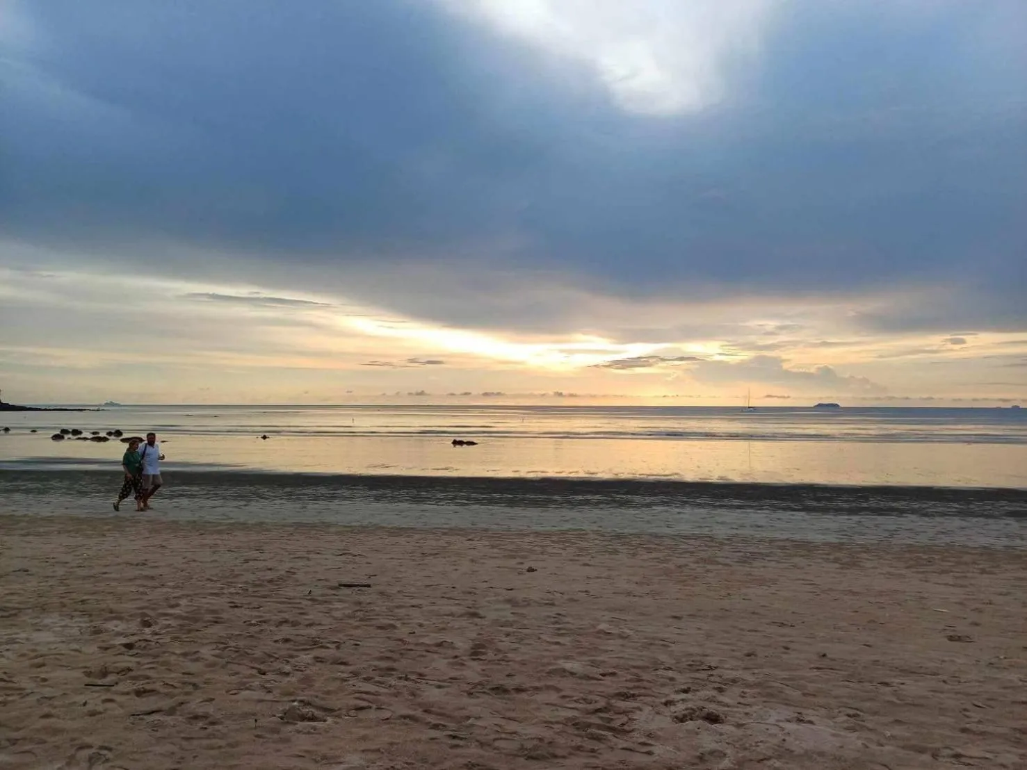 Sunset in Lanta Mermaid Resort