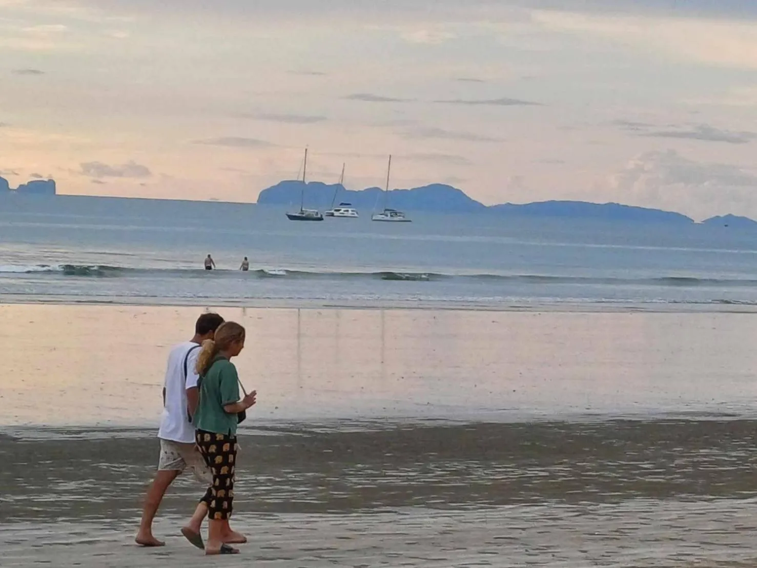 Beach in Lanta Mermaid Resort