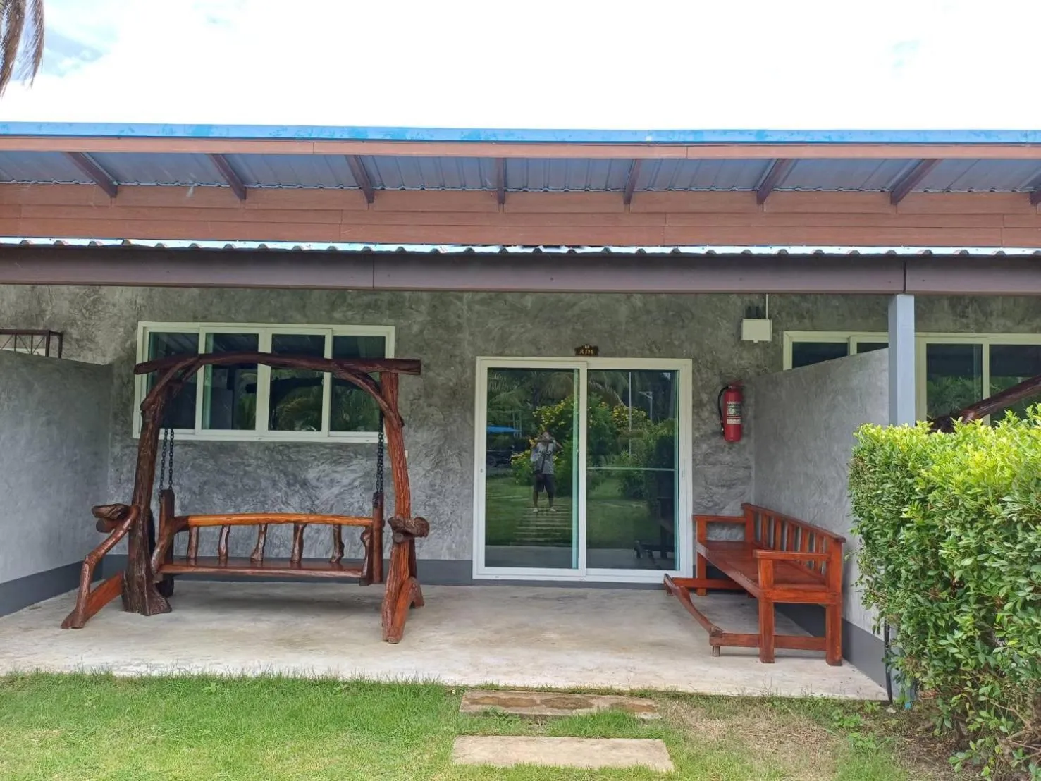 Property building in Lanta Mermaid Resort