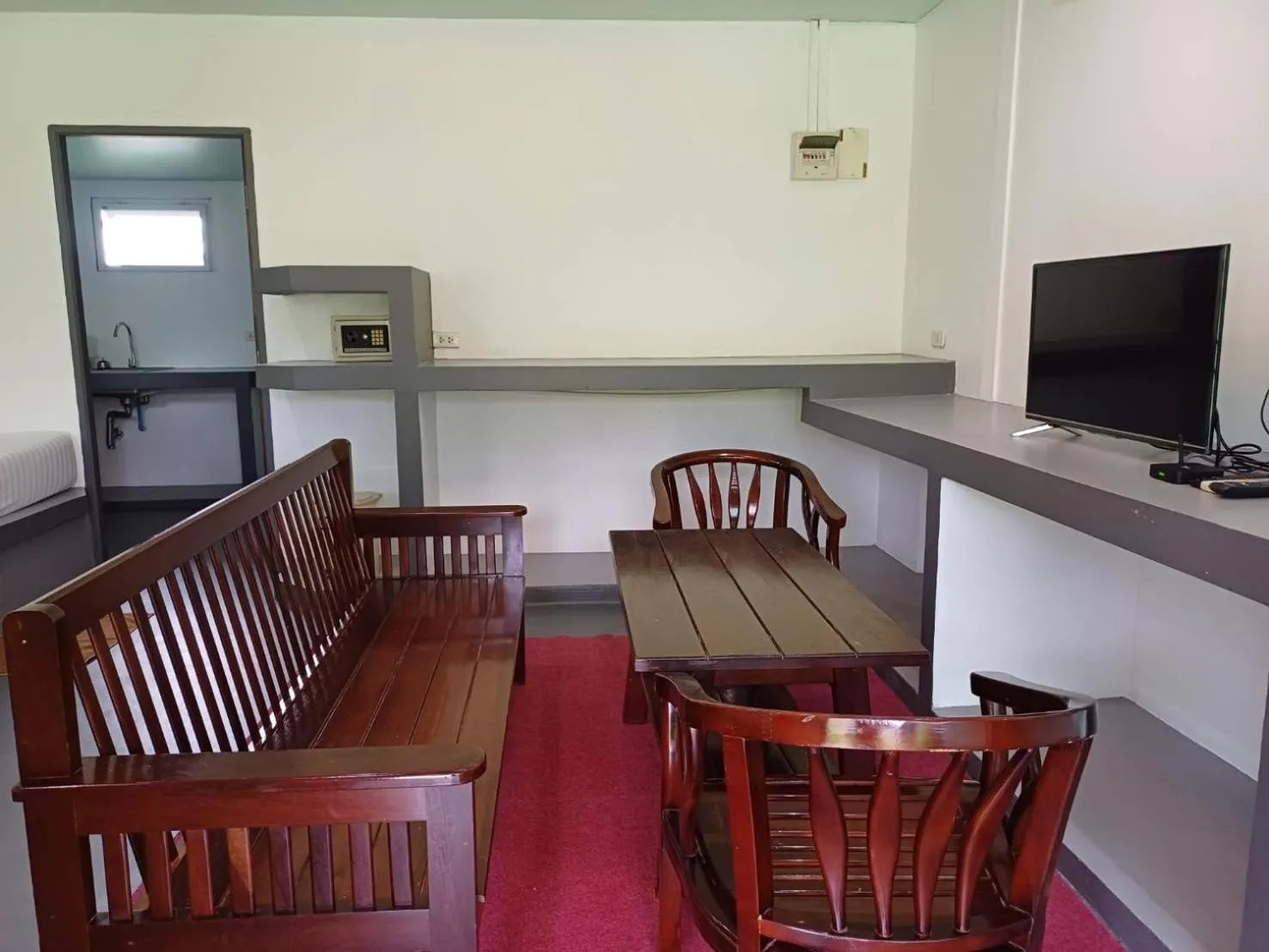 TV and multimedia in Lanta Mermaid Resort