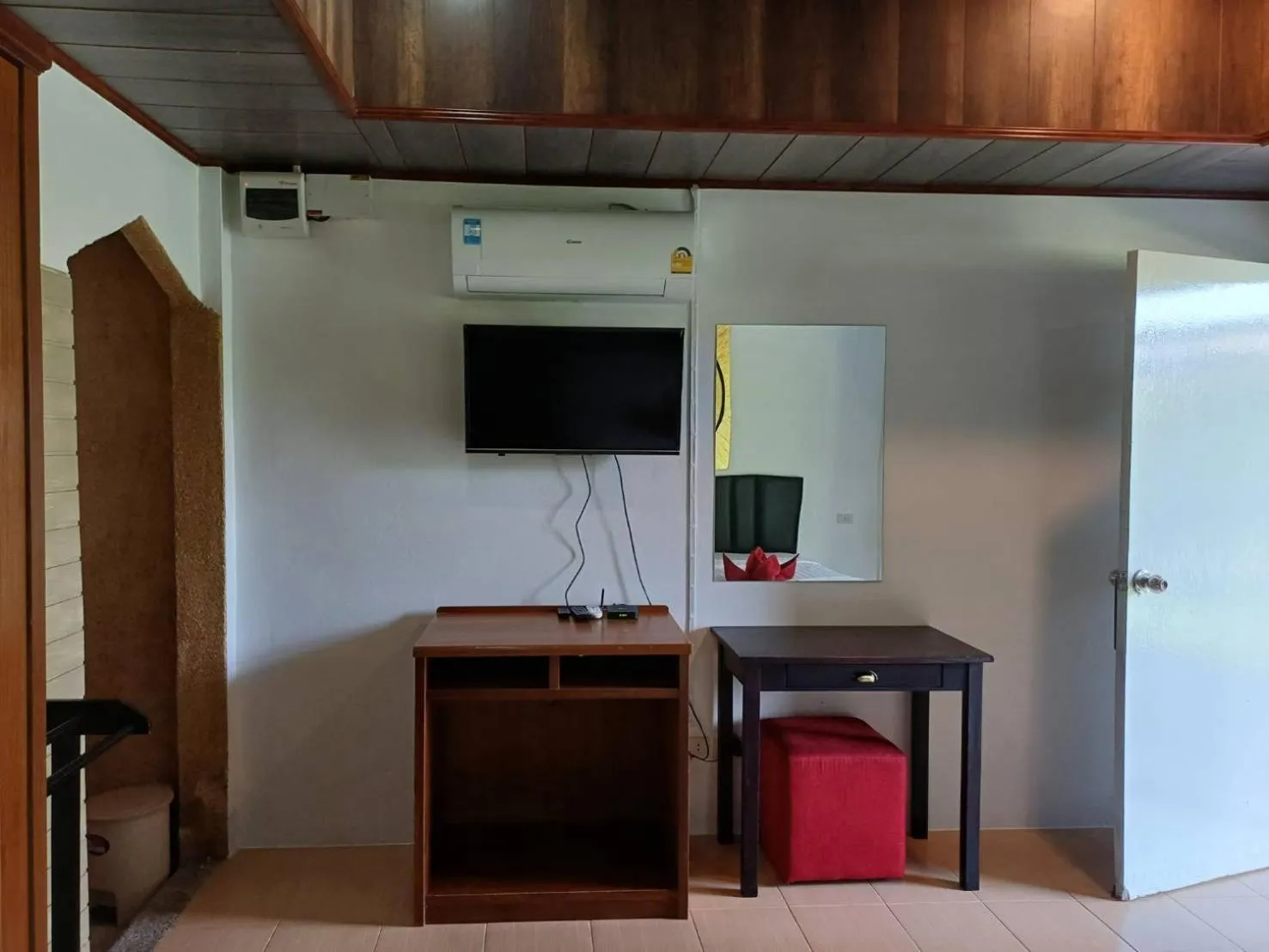 Property building in Lanta Mermaid Resort