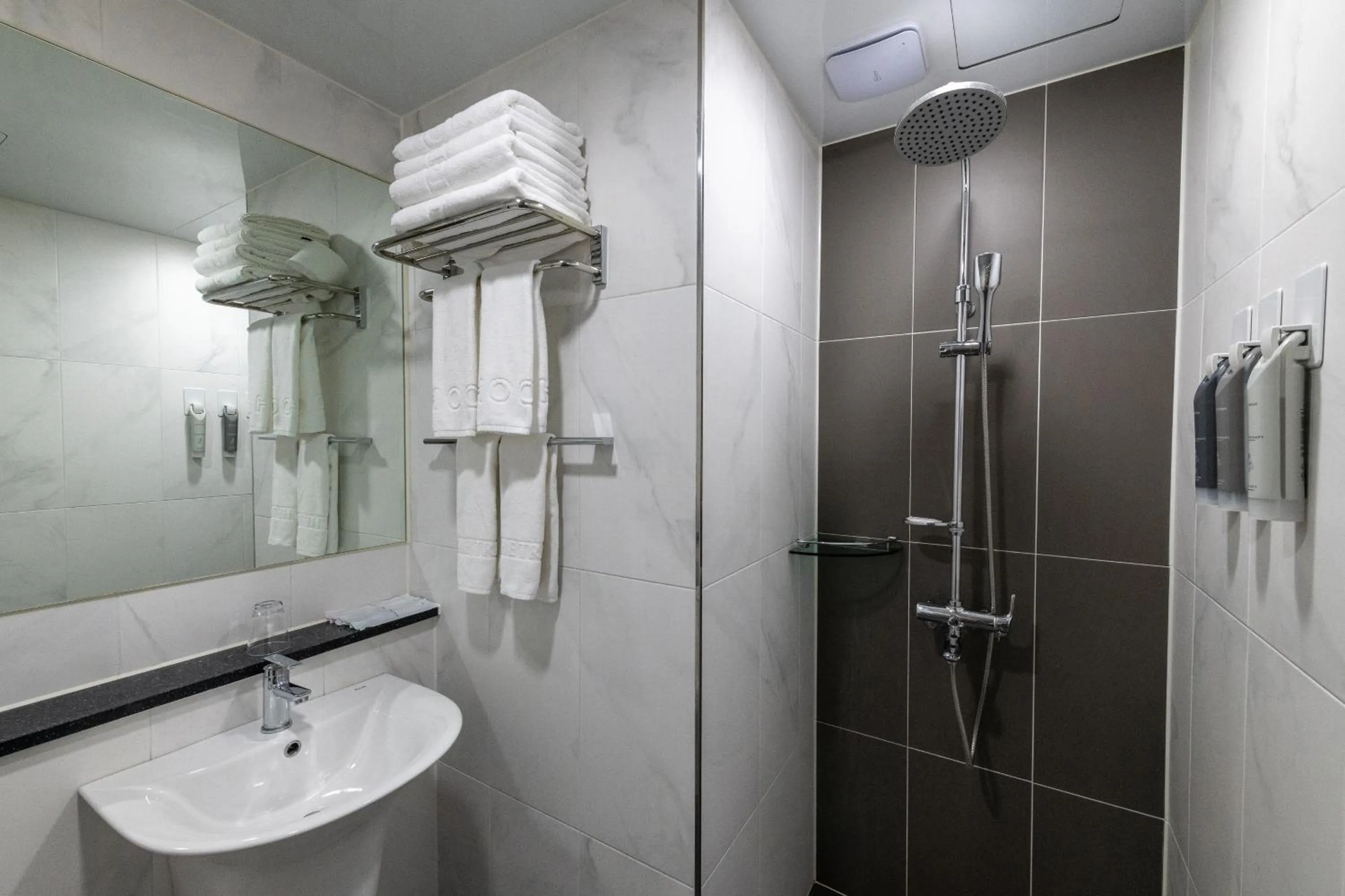 The Triny Urban Suites