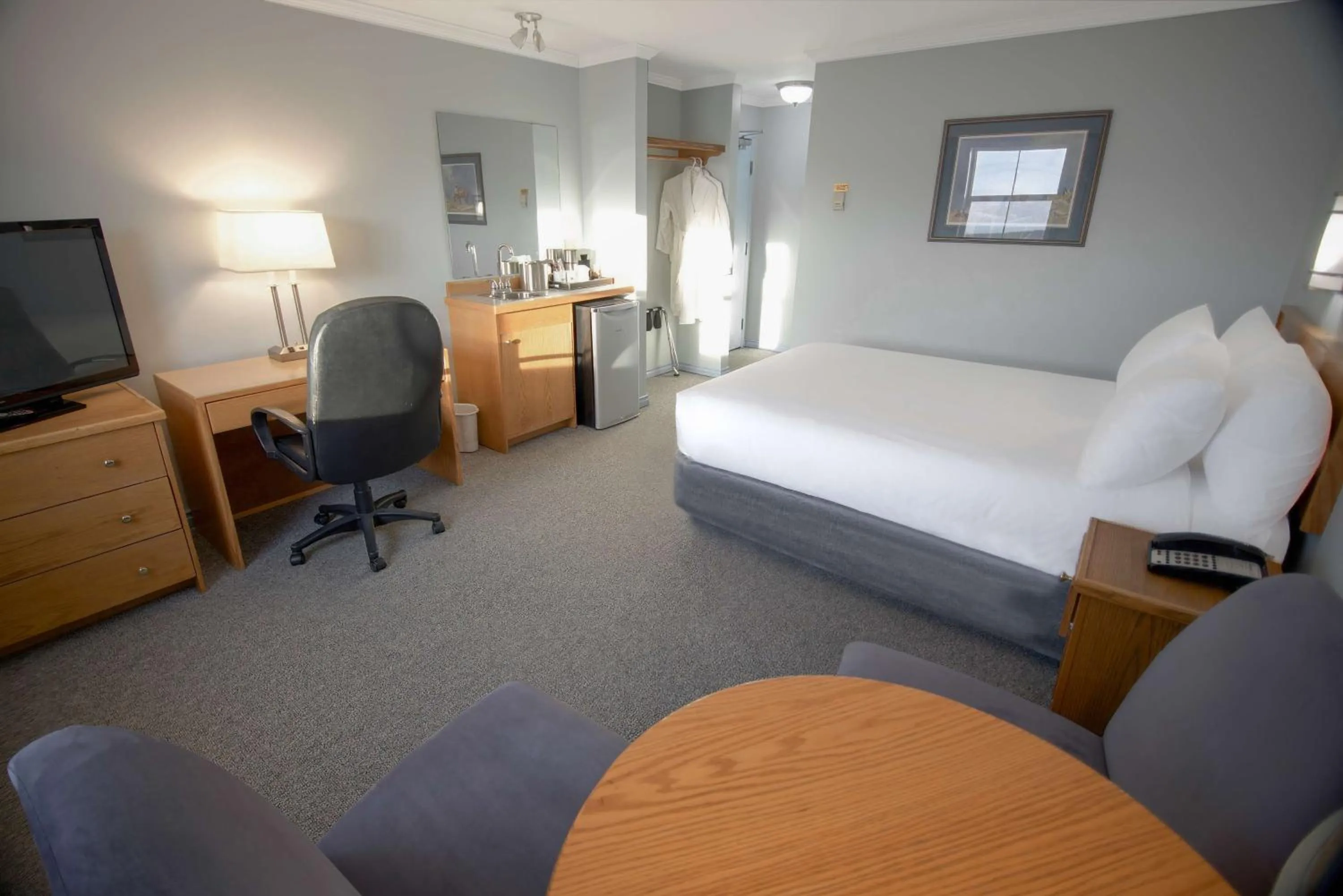 Bedroom, Bed in Eldorado, a Coast Hotel