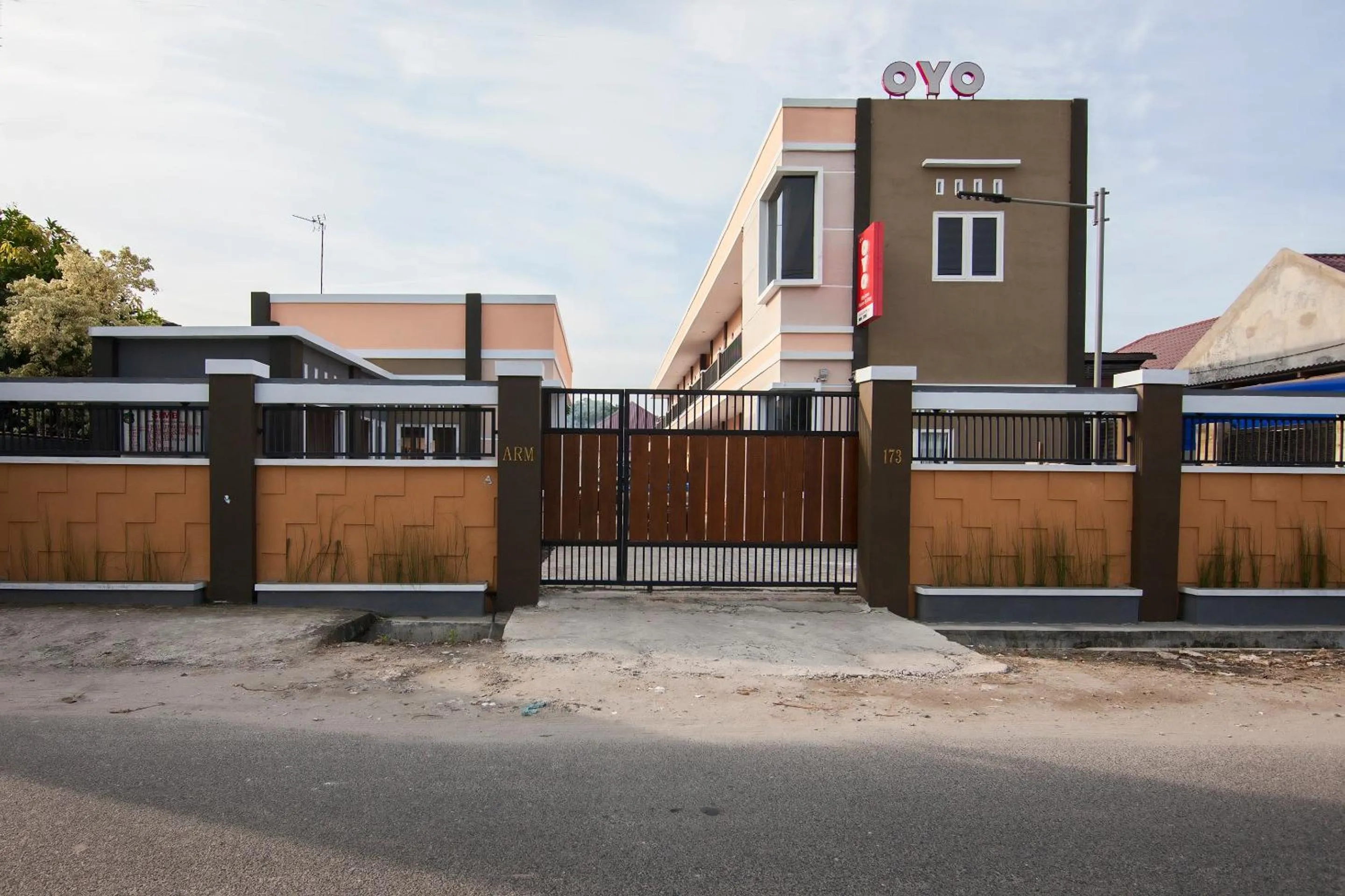 Facade/entrance in OYO 725 My Arm Home & Stay