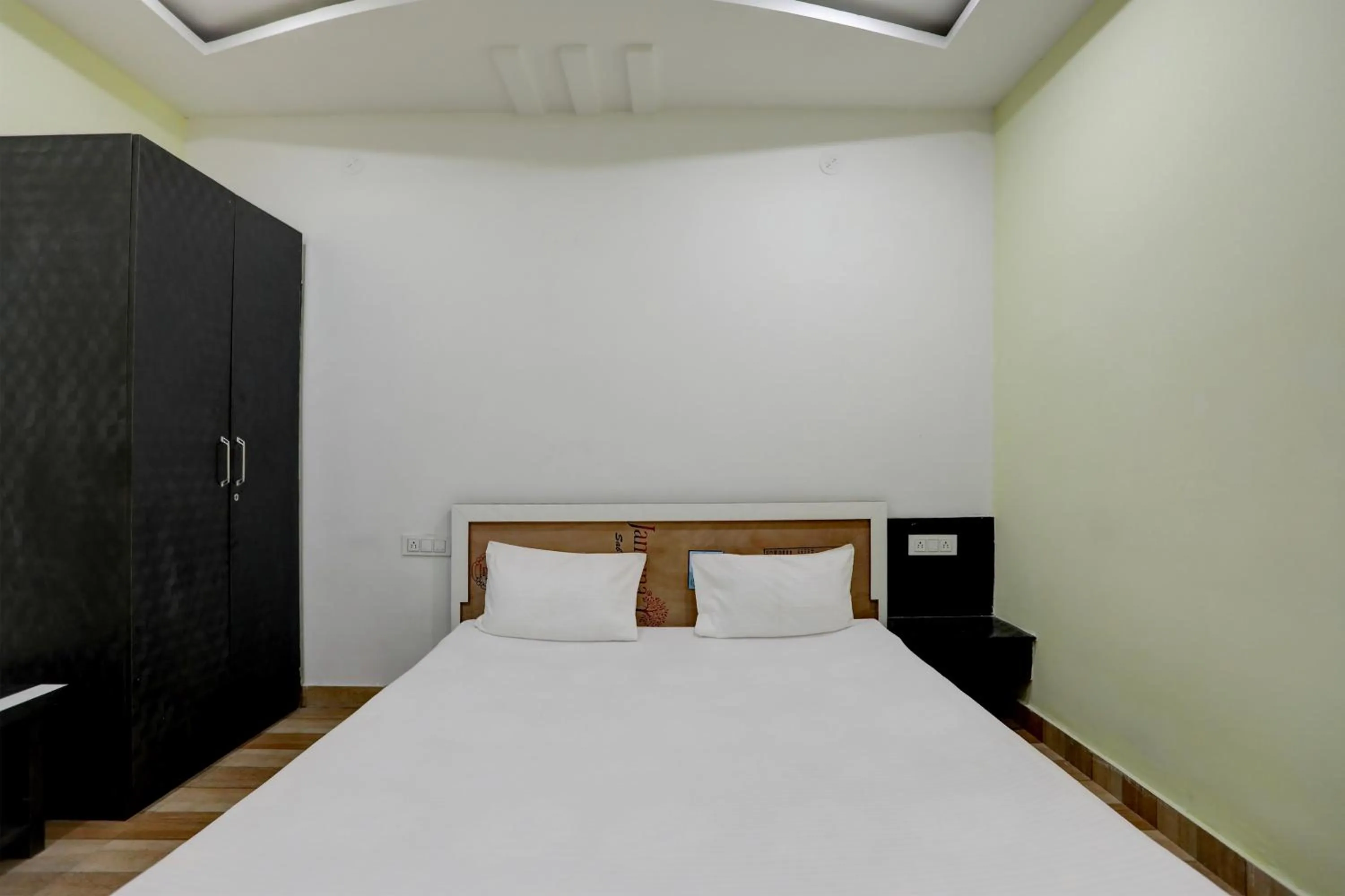 Bedroom in Super Hotel O The Nirvana Resorts