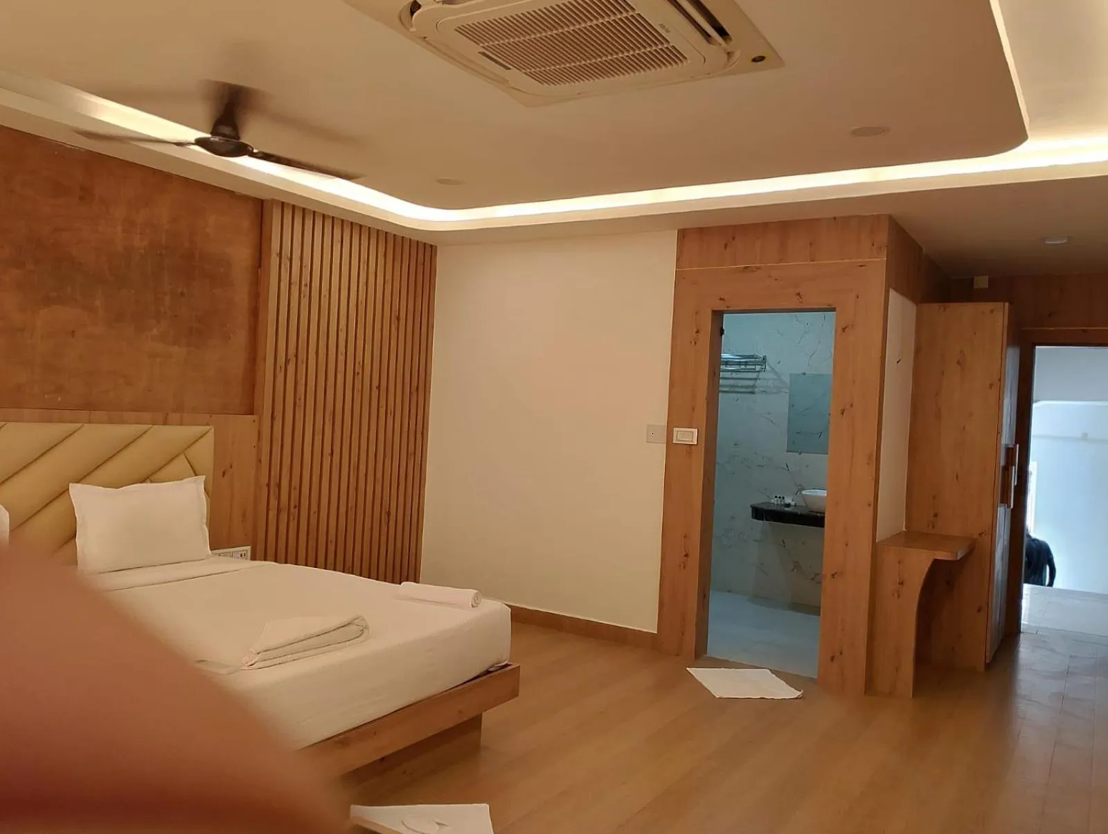 Bed in Hotel Shanti International