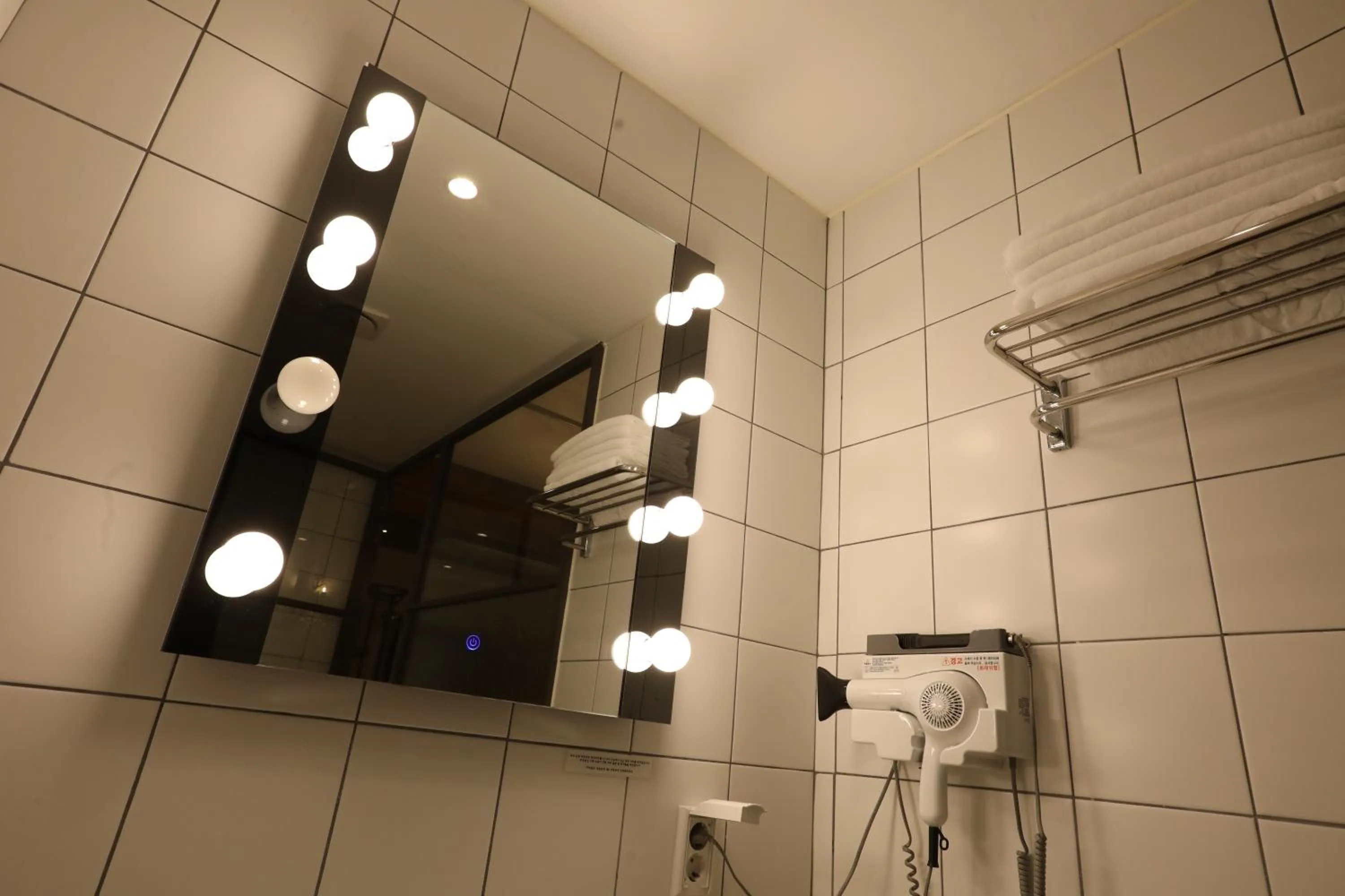 February Hotel SeongSeo