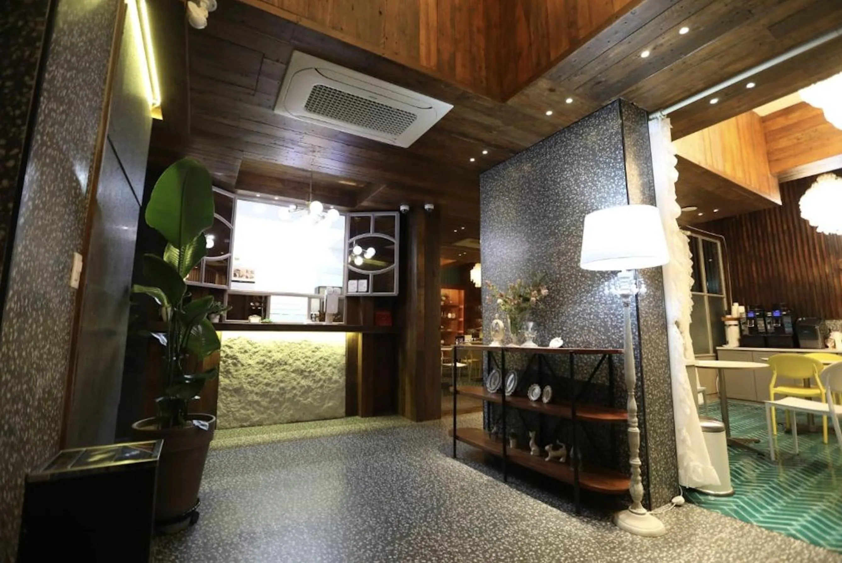 February Hotel SeongSeo