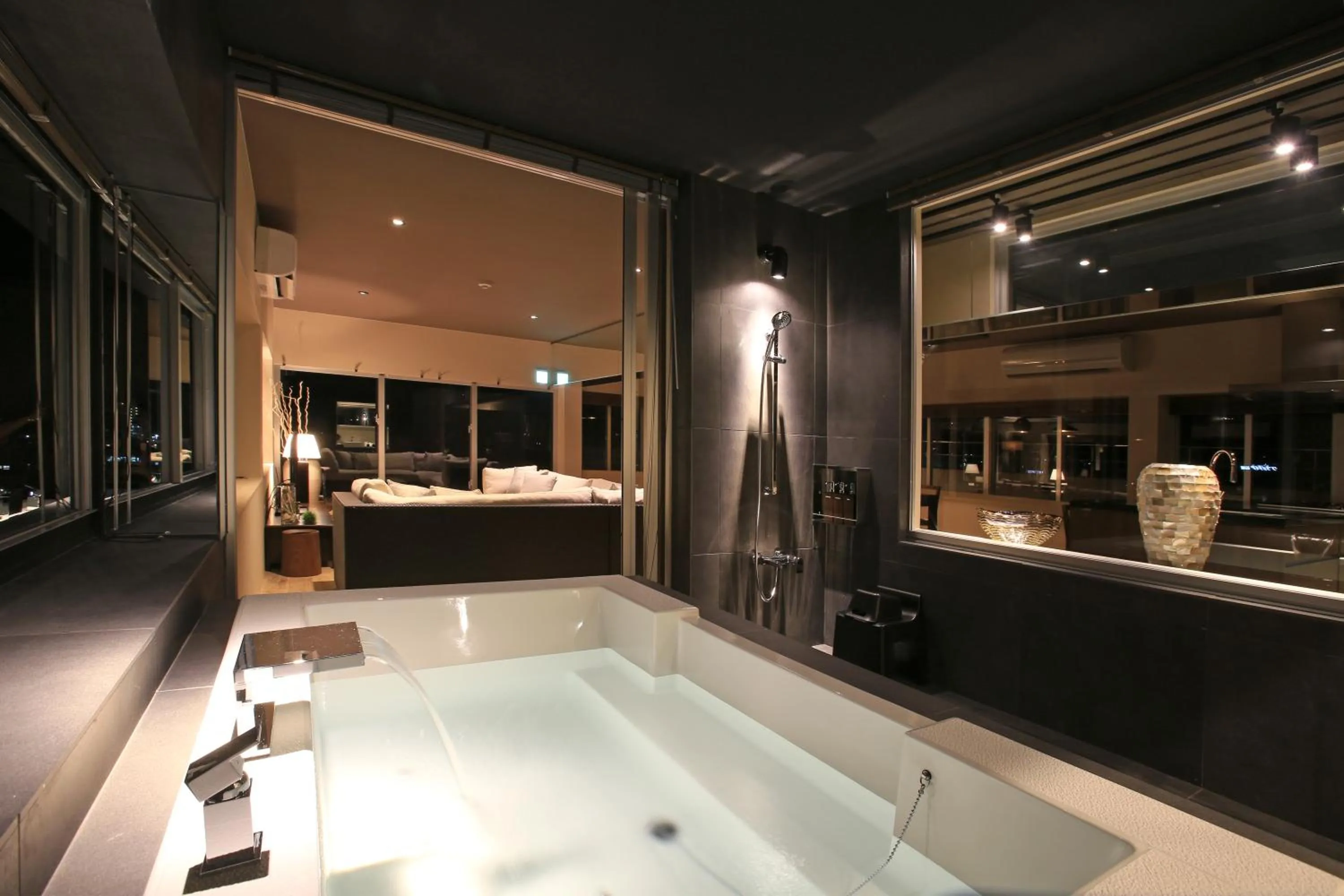 Bathroom in Sky Cuculu Ishigakijima