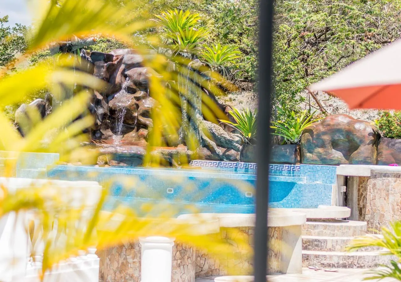 Swimming pool in Hotel Le Priss