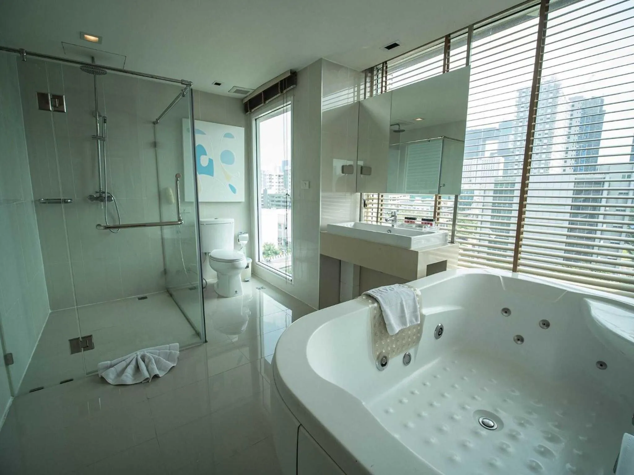 Bathroom in Palette Hi Hotel Bangkok