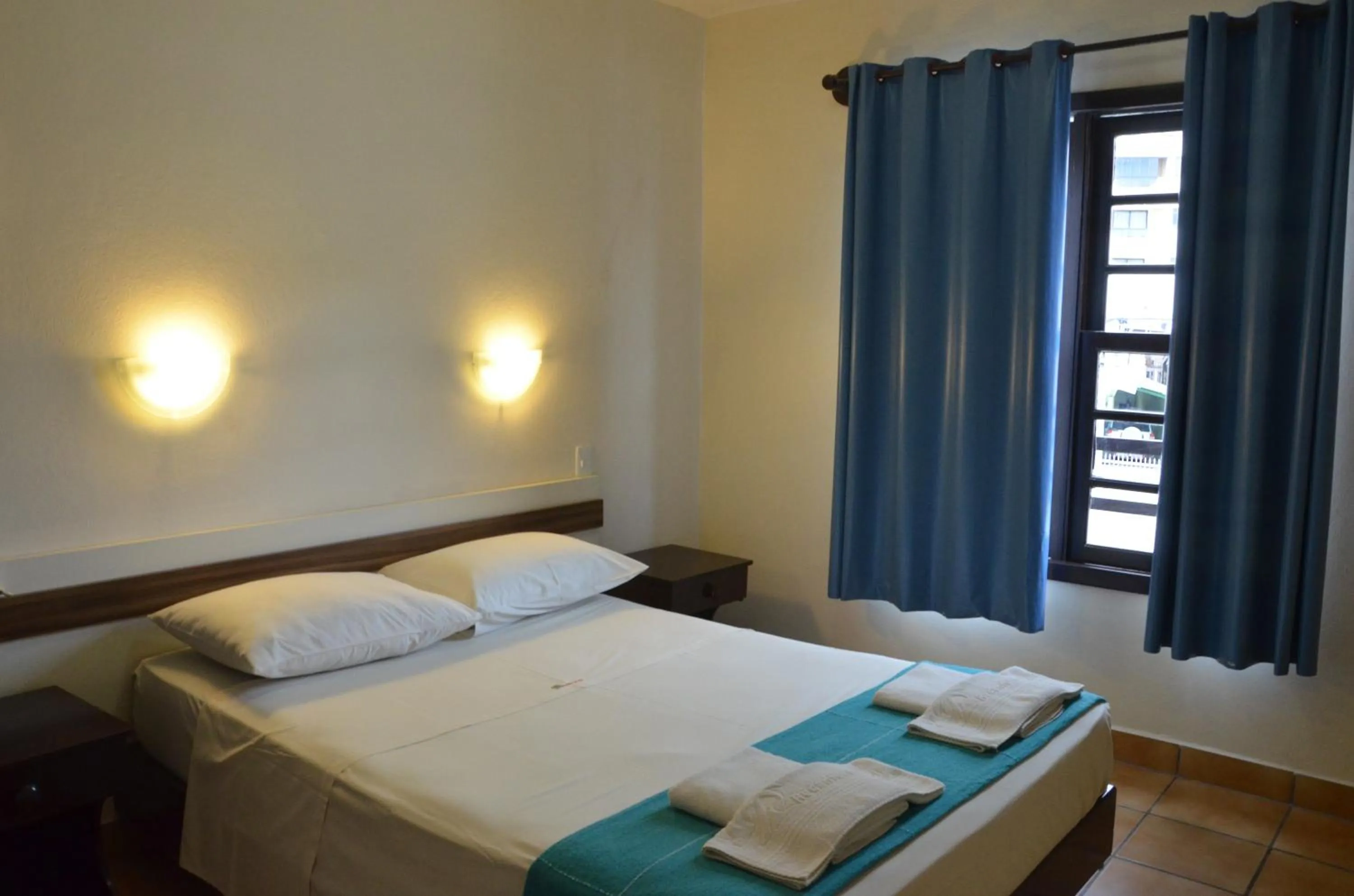 Bedroom, Bed in Residencial Vila do Sol, Apartamentos com pé na areia