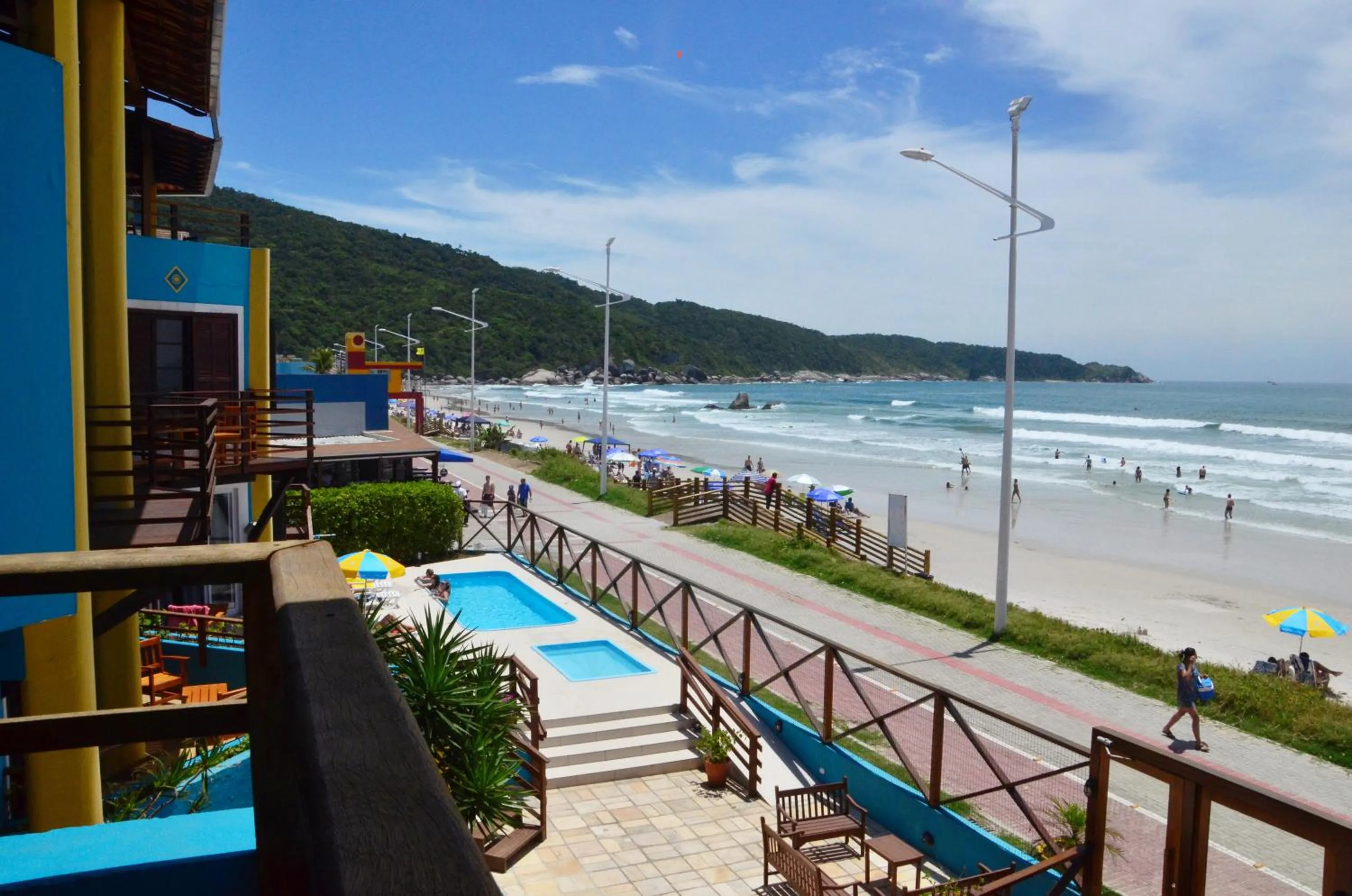 Garden in Residencial Vila do Sol, Apartamentos com pé na areia