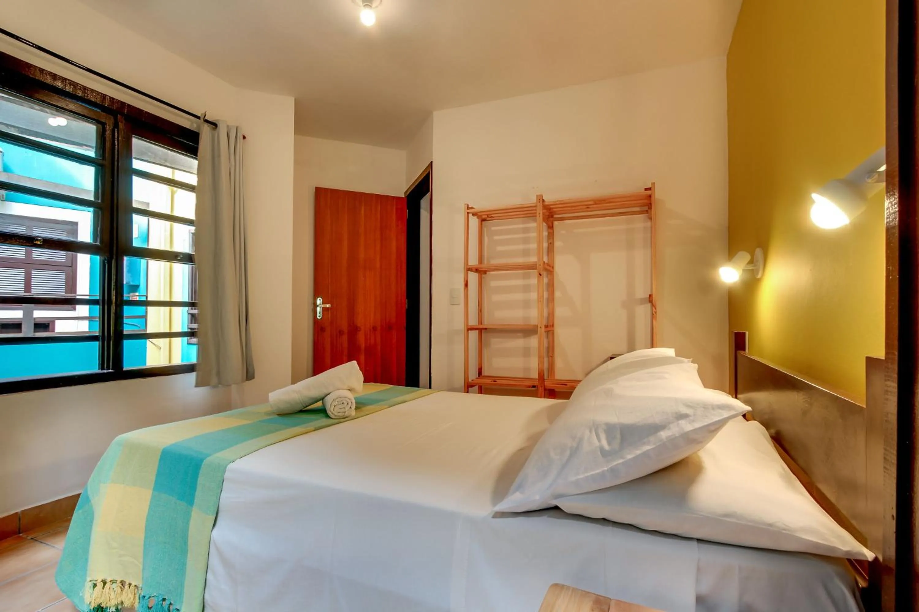 Bed in Residencial Vila do Sol, Apartamentos com pé na areia