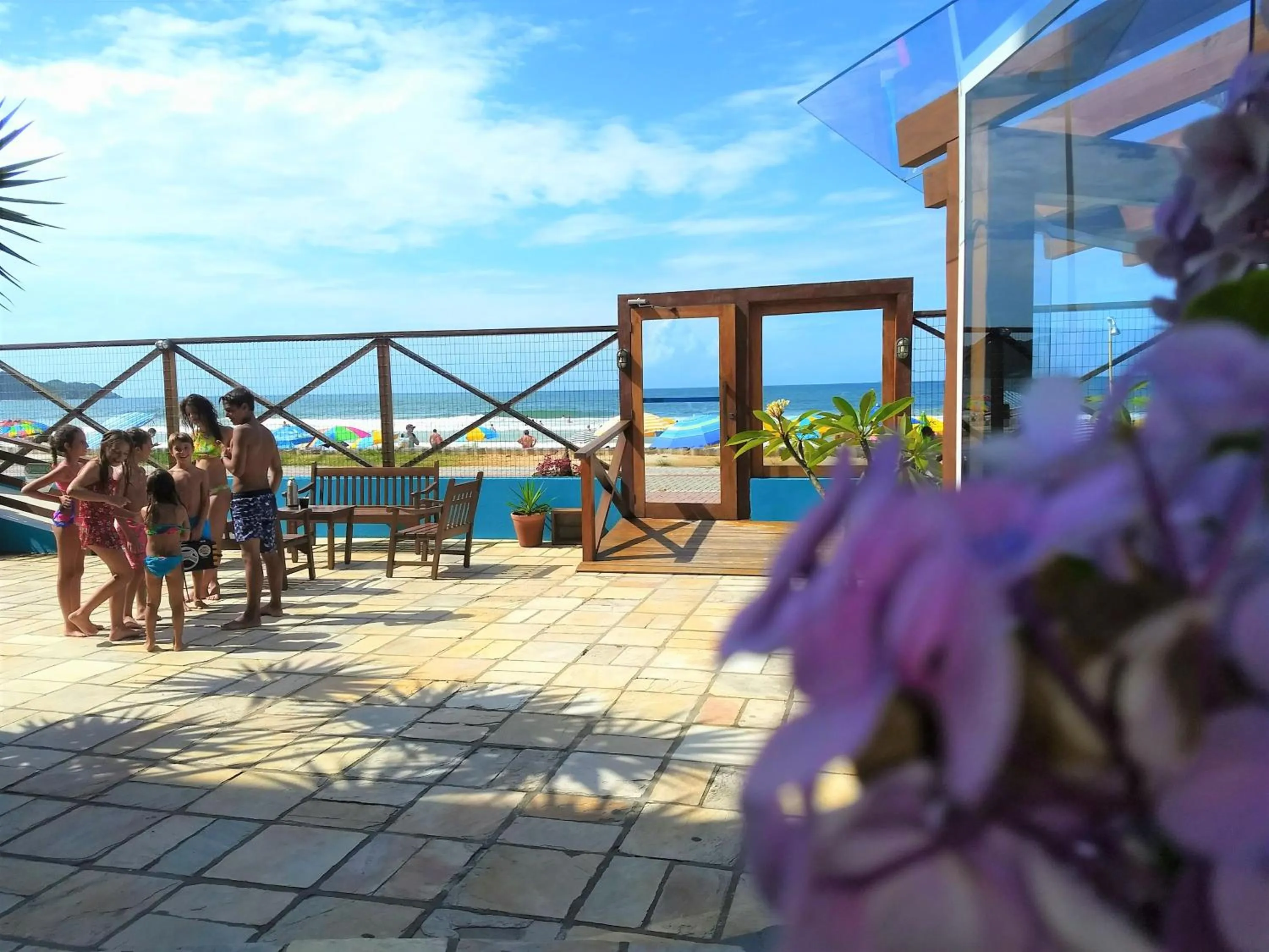 Beach in Residencial Vila do Sol, Apartamentos com pé na areia