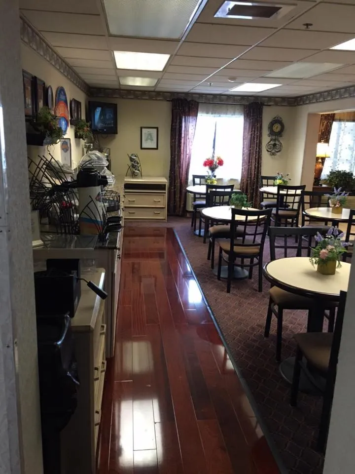 Restaurant/places to eat in Baymont by Wyndham Paducah