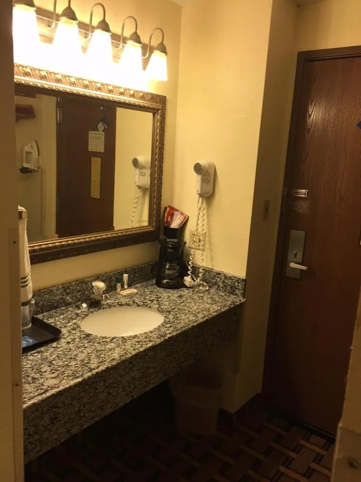 Bathroom in Baymont by Wyndham Paducah