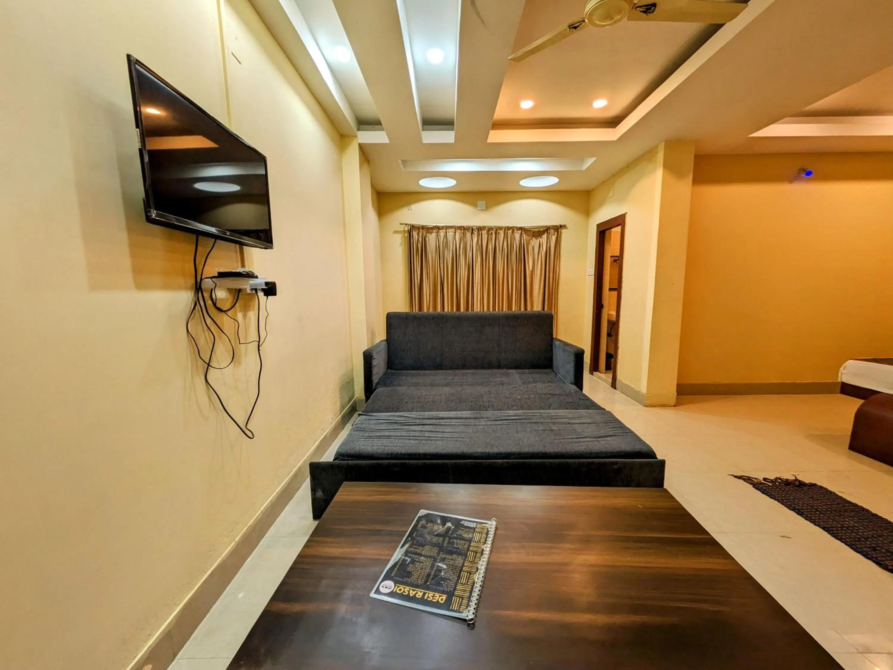 TV and multimedia, Bed in HOTEL SUN CITY