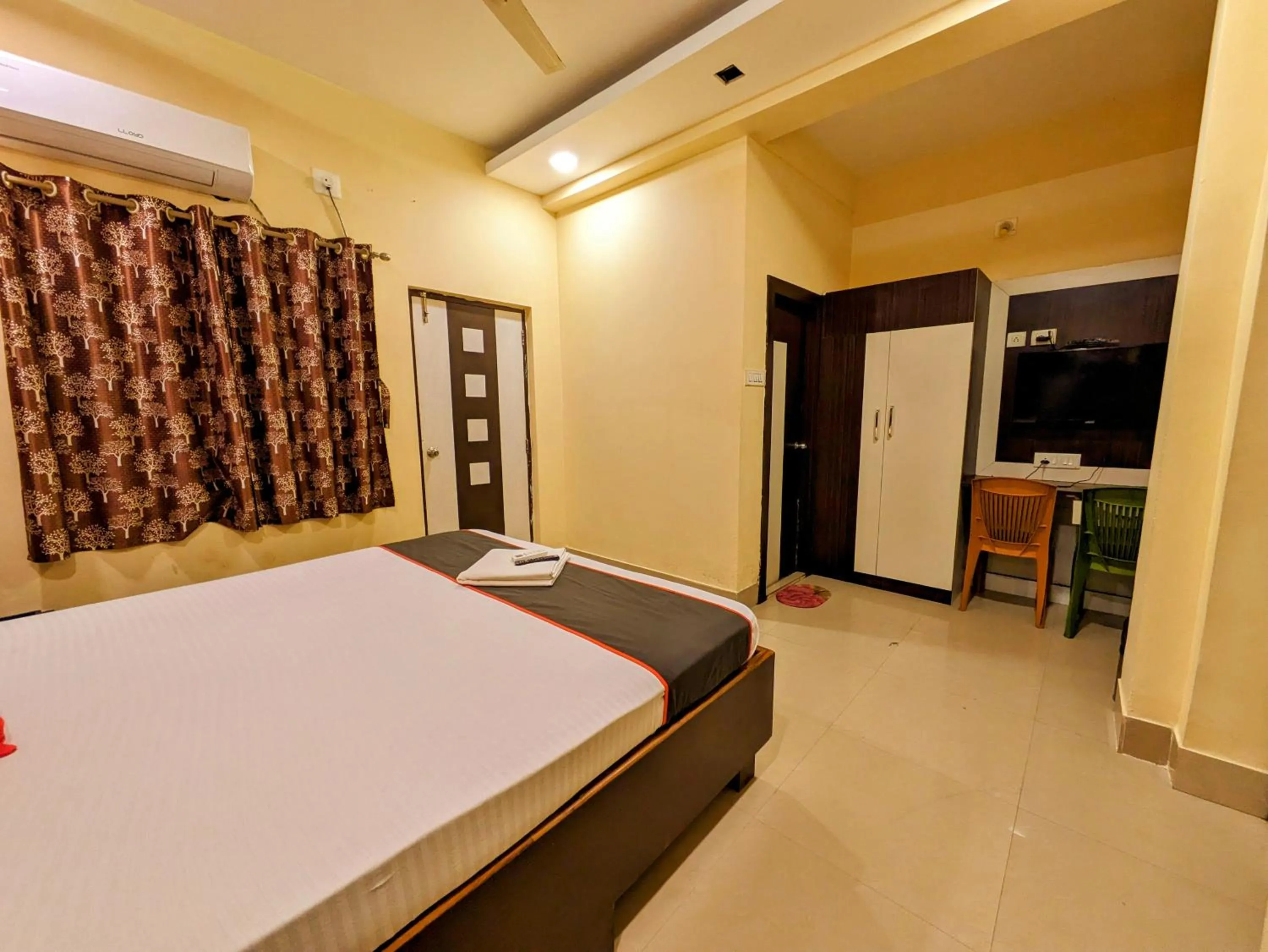 Bed in HOTEL SUN CITY