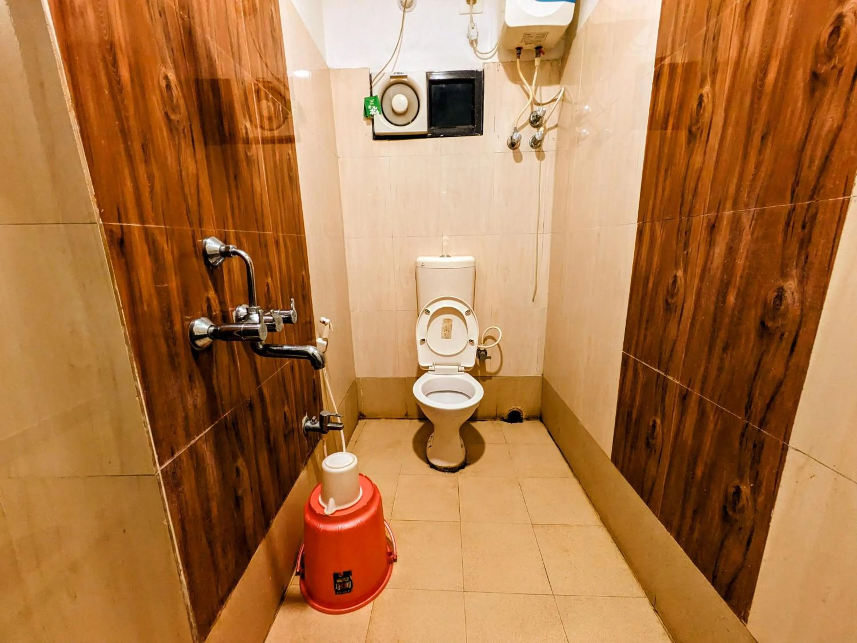Shower in HOTEL SUN CITY