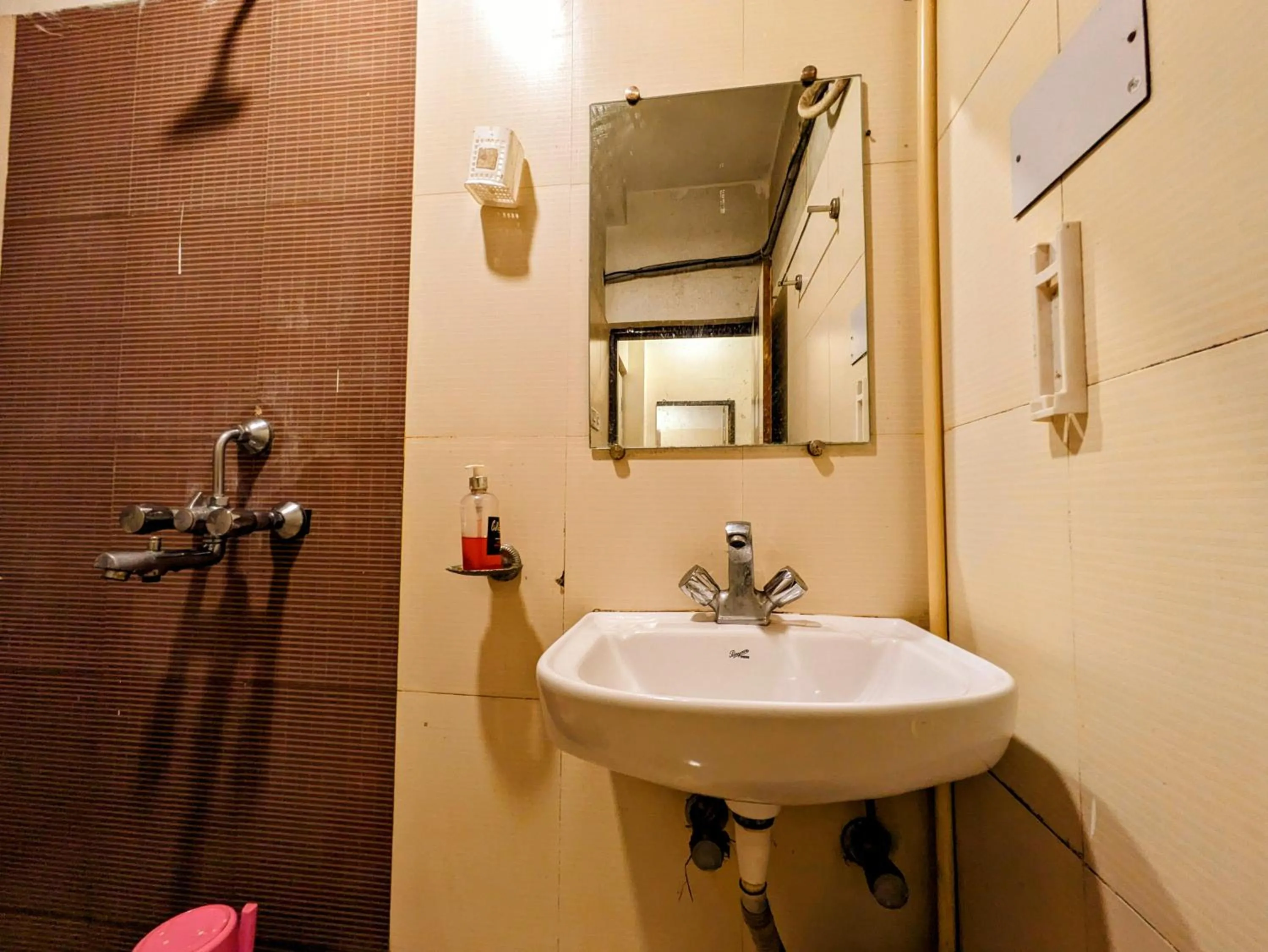 Shower in HOTEL SUN CITY