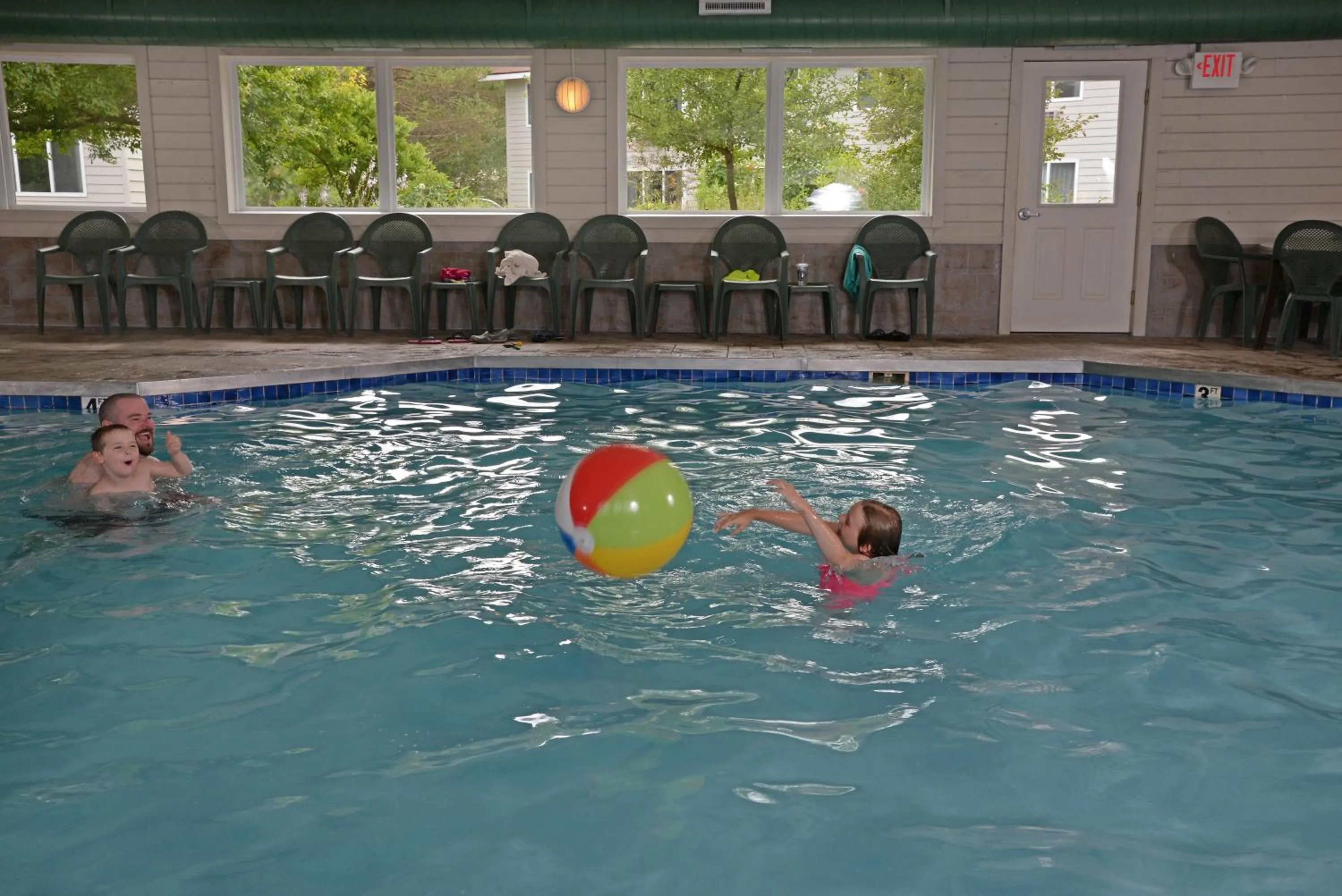 Swimming pool in Parkwood Lodge