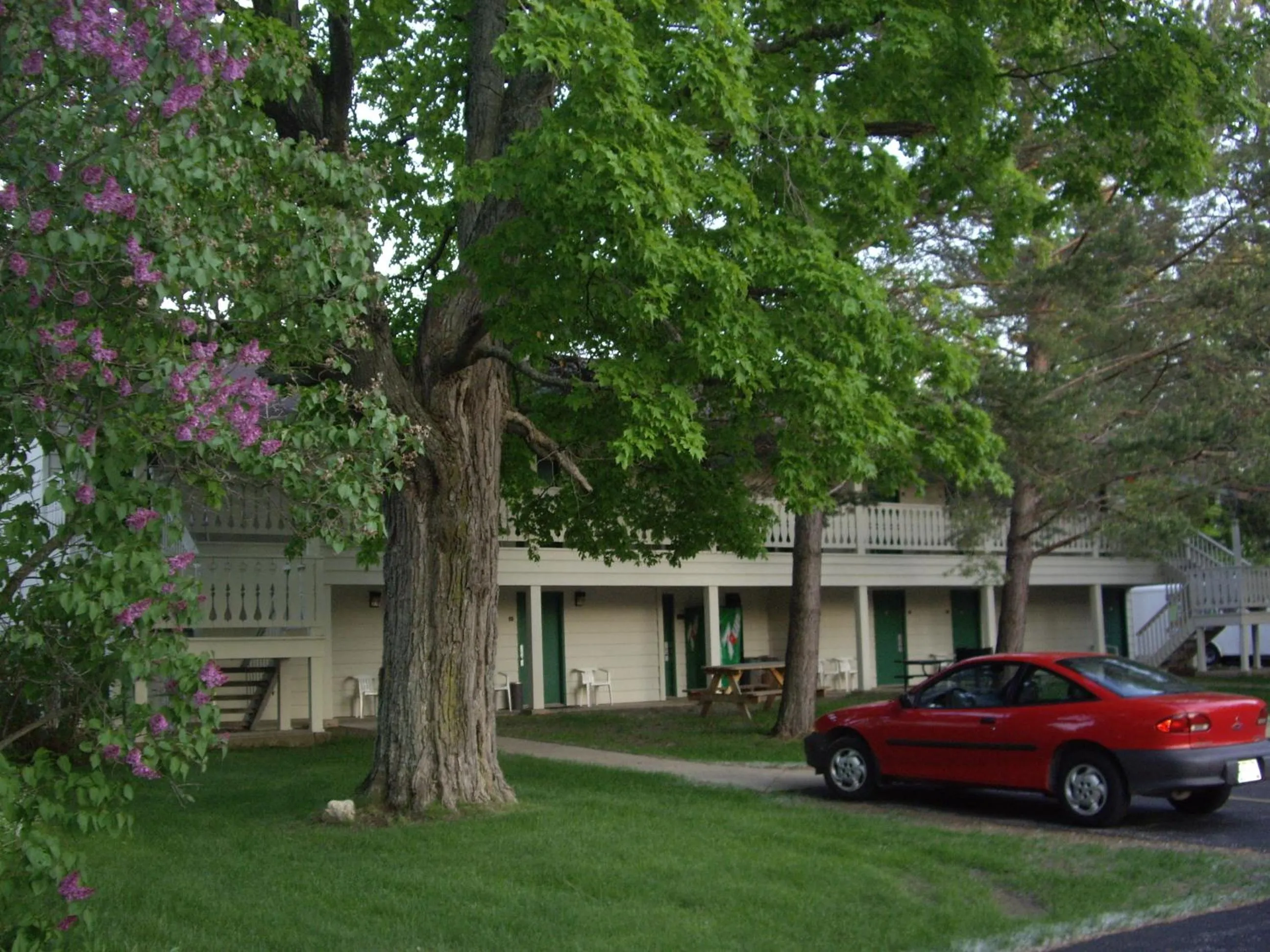 Facade/entrance in Parkwood Lodge