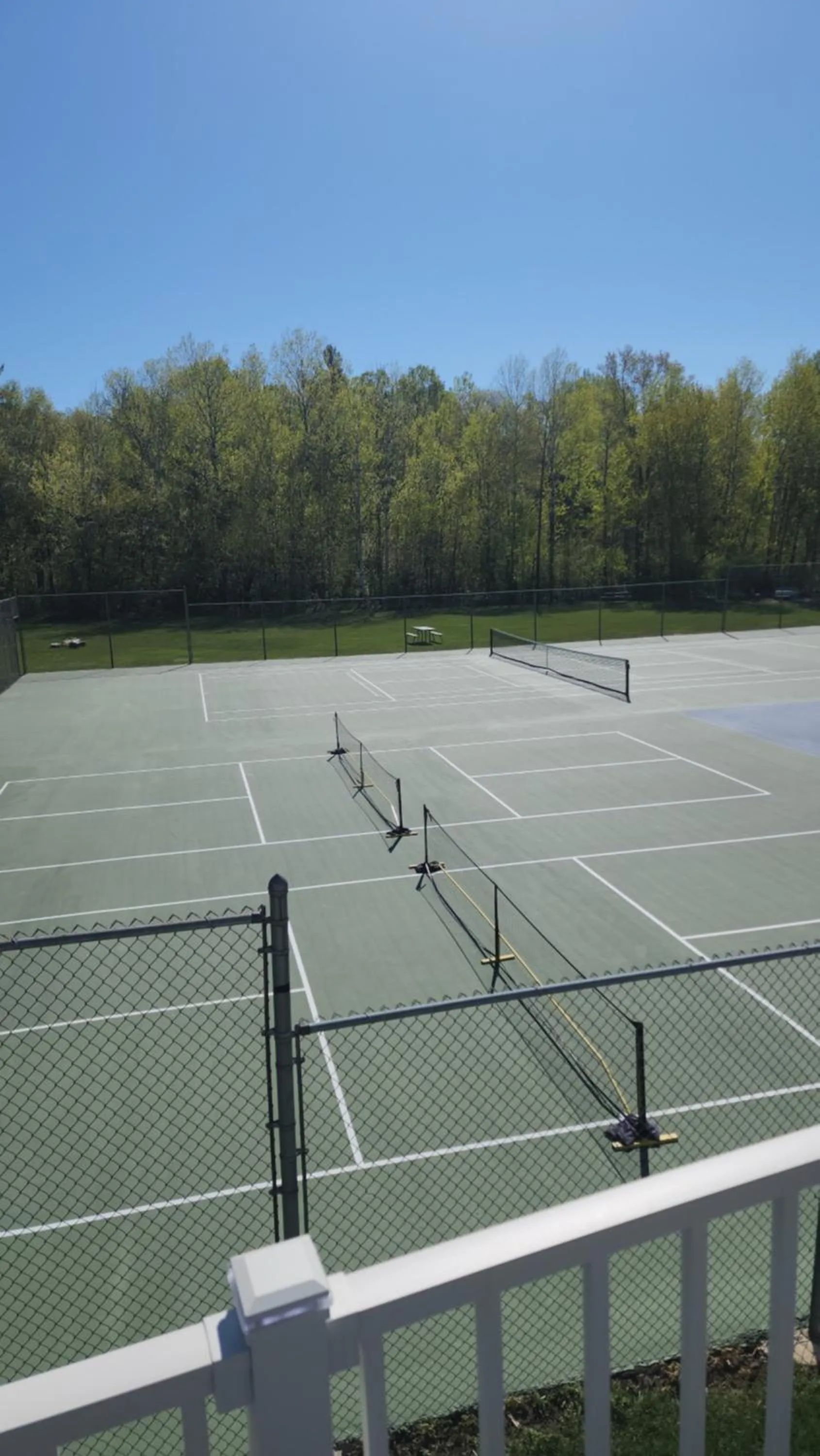 Tennis court in Parkwood Lodge