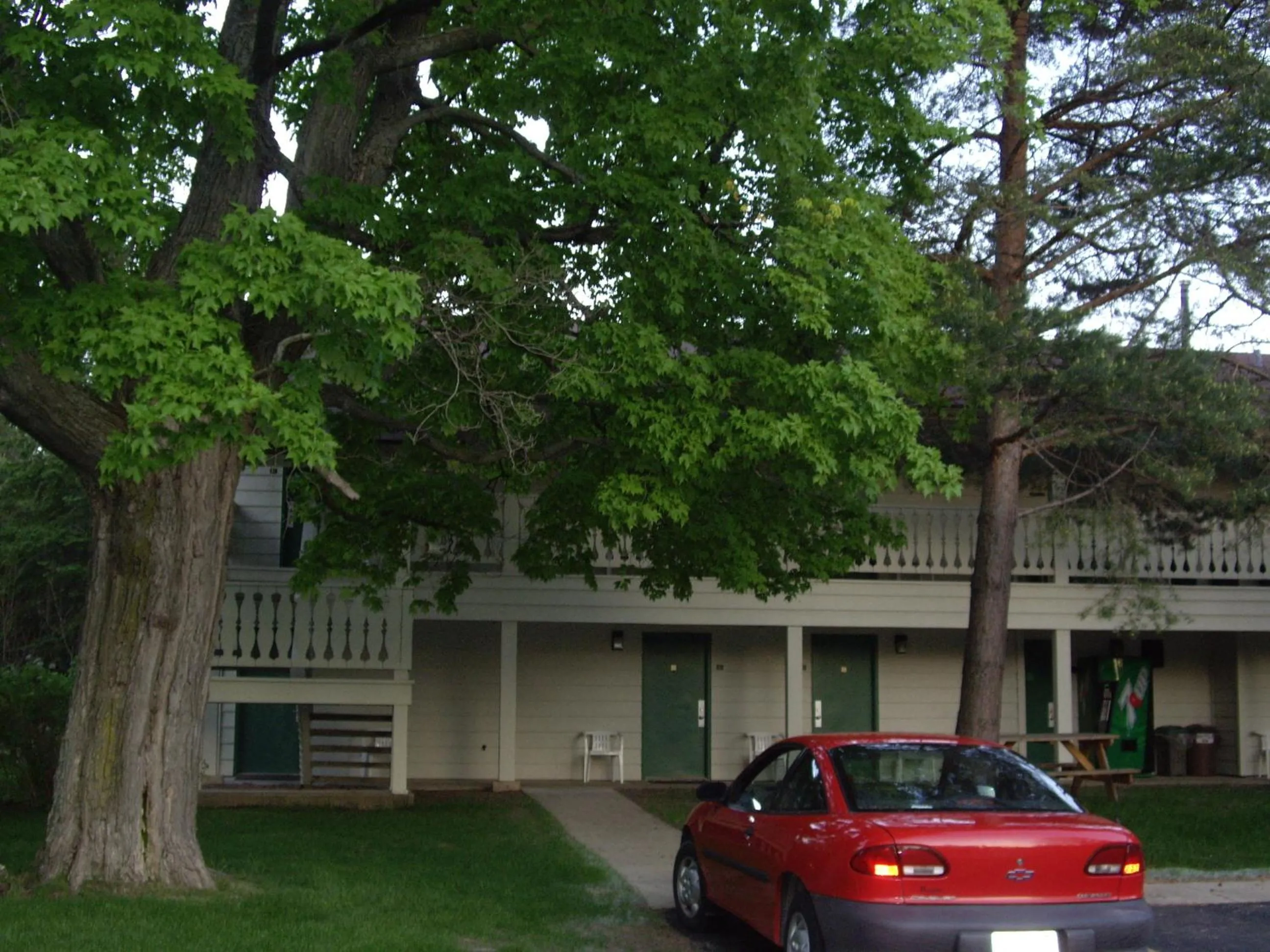 Facade/entrance in Parkwood Lodge