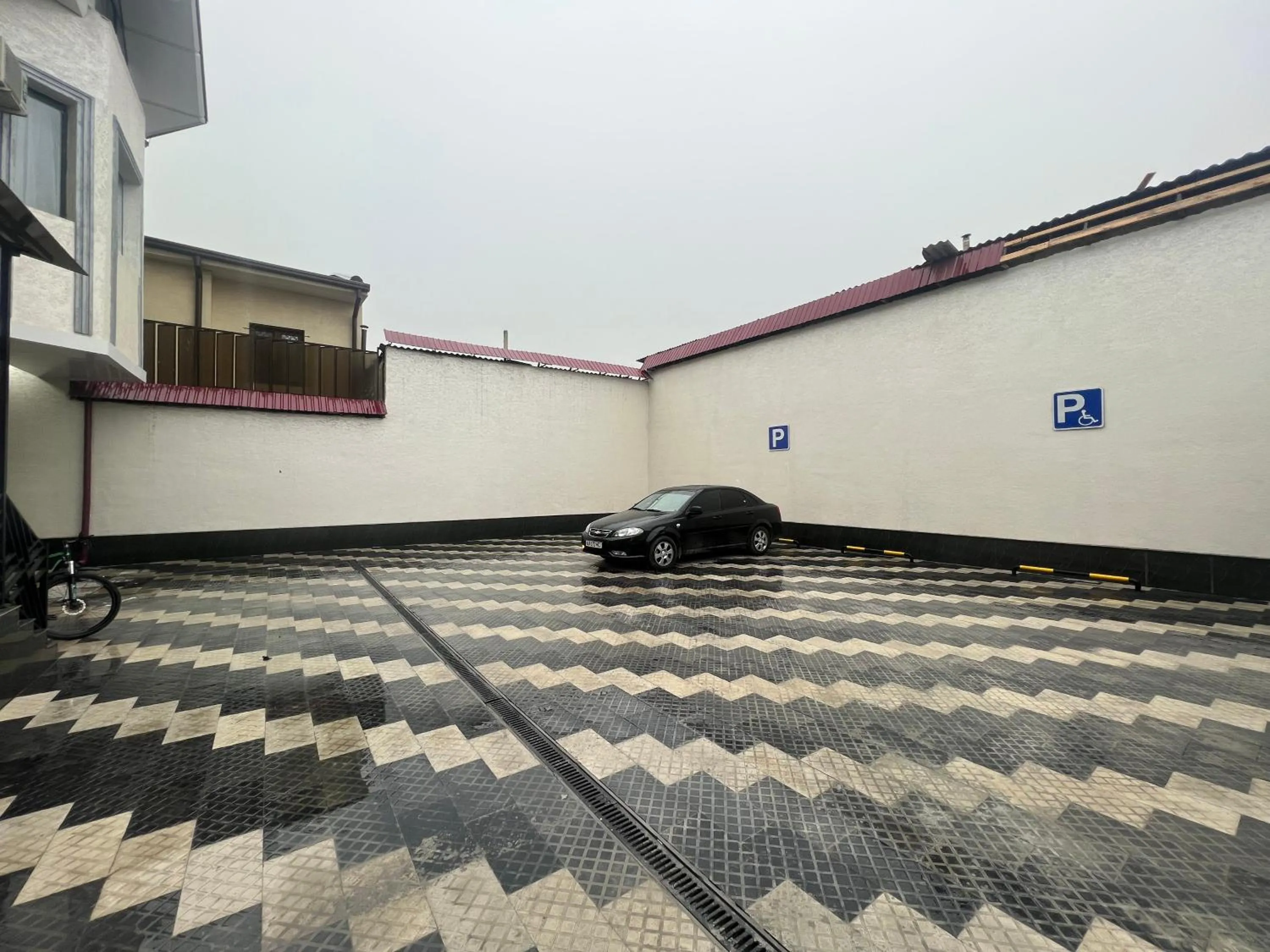 Parking in Loft Hotel