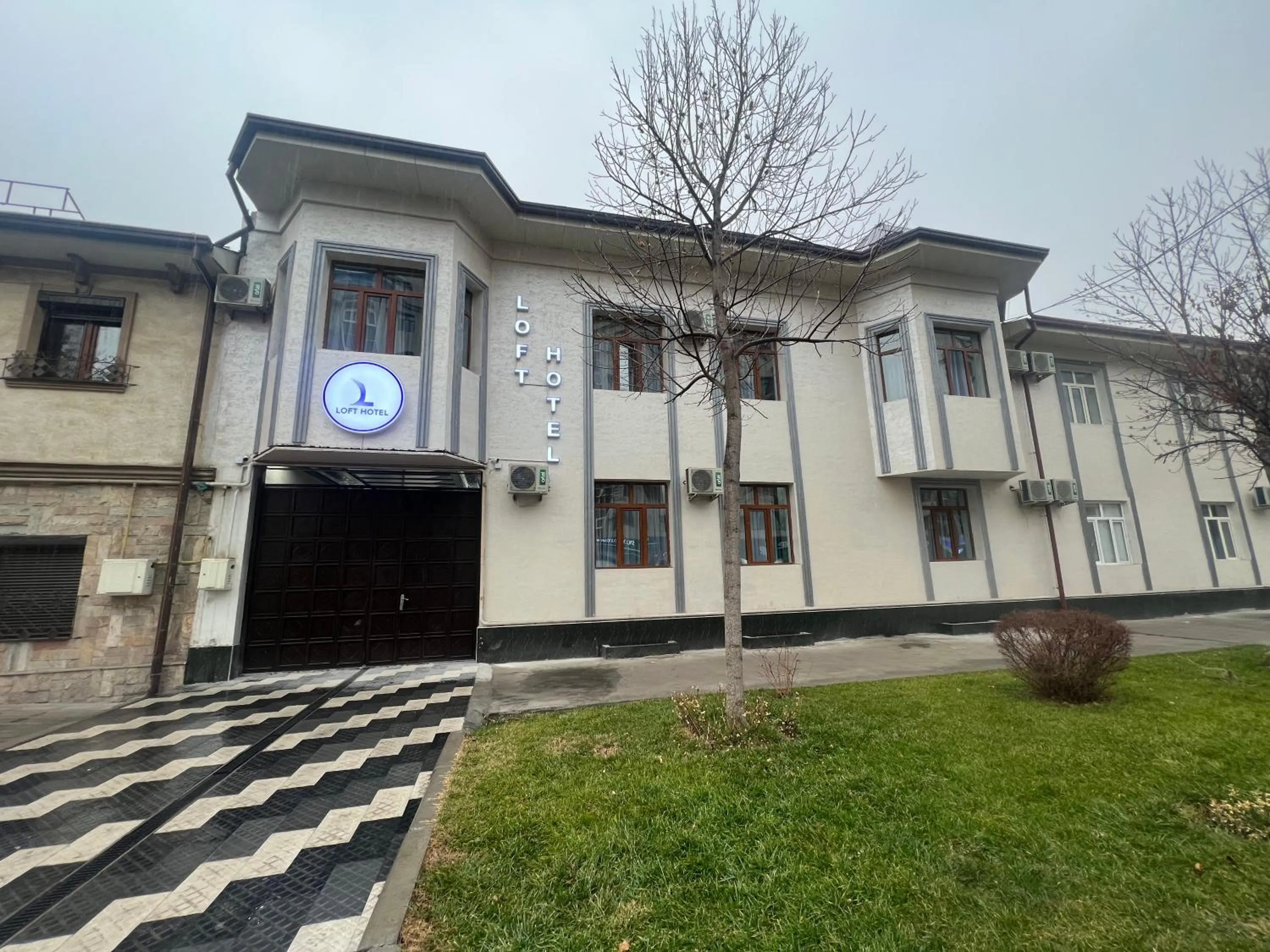 Facade/entrance in Loft Hotel