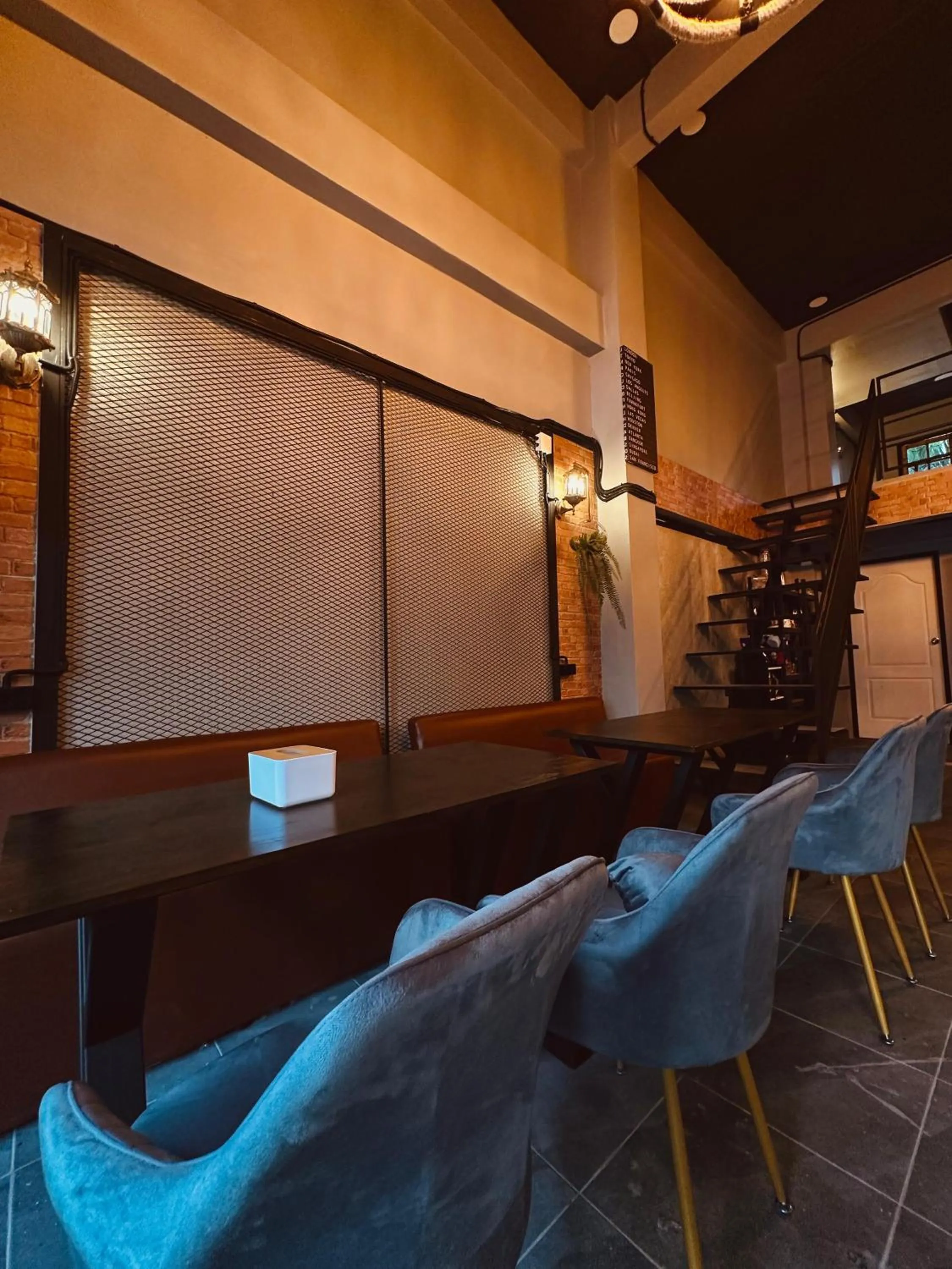 Hostel Friends Station & Cafe