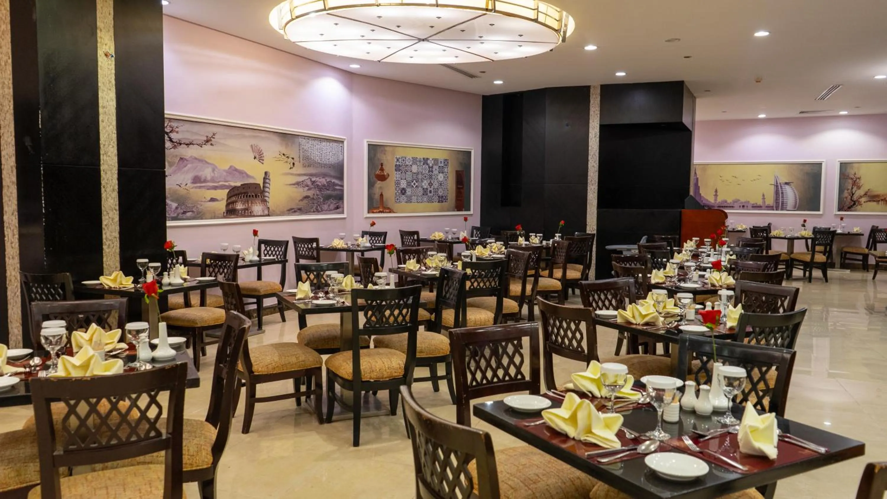 Restaurant/places to eat in فندق الصفوة البرج الثالث Al Safwah Hotel Third Tower 3