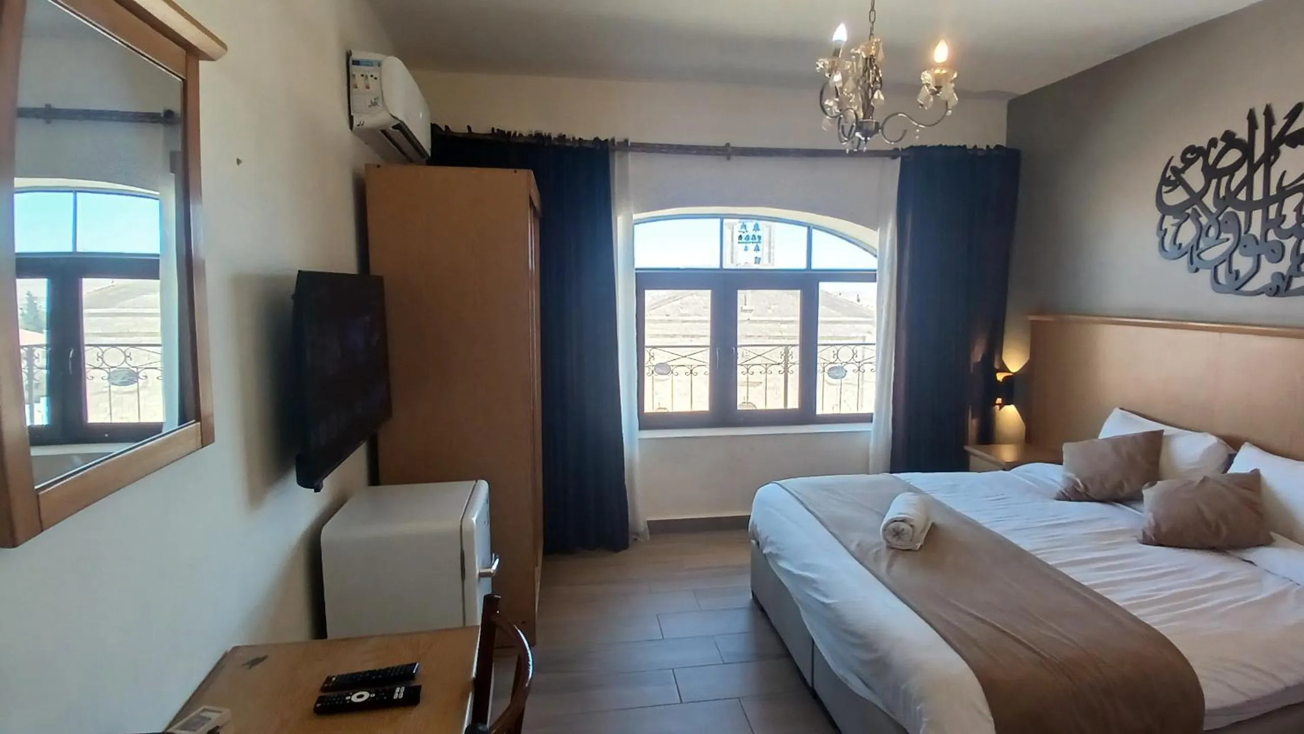 Bed in Moab Land Hotel