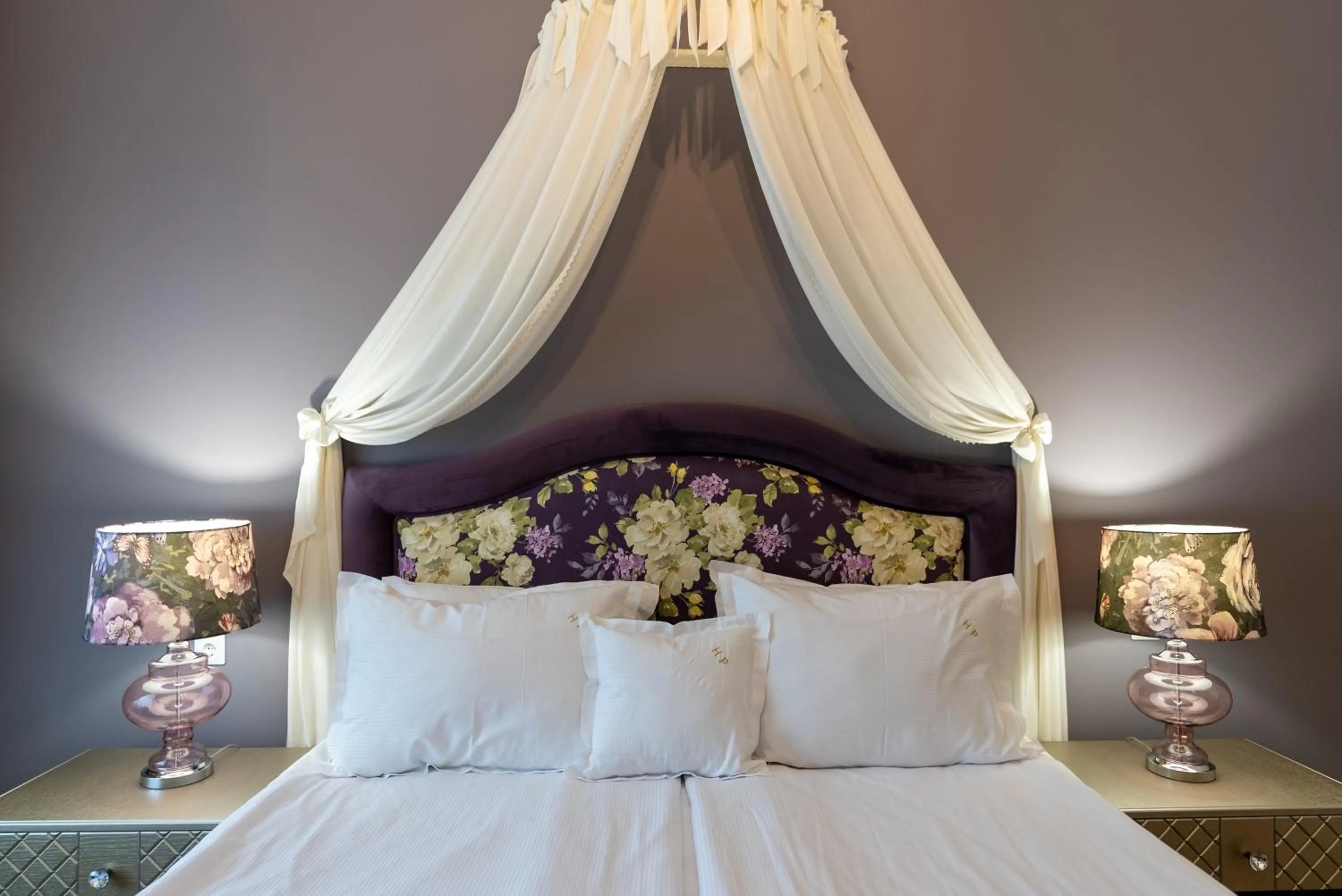 Decorative detail, Bed in Hotel Palace