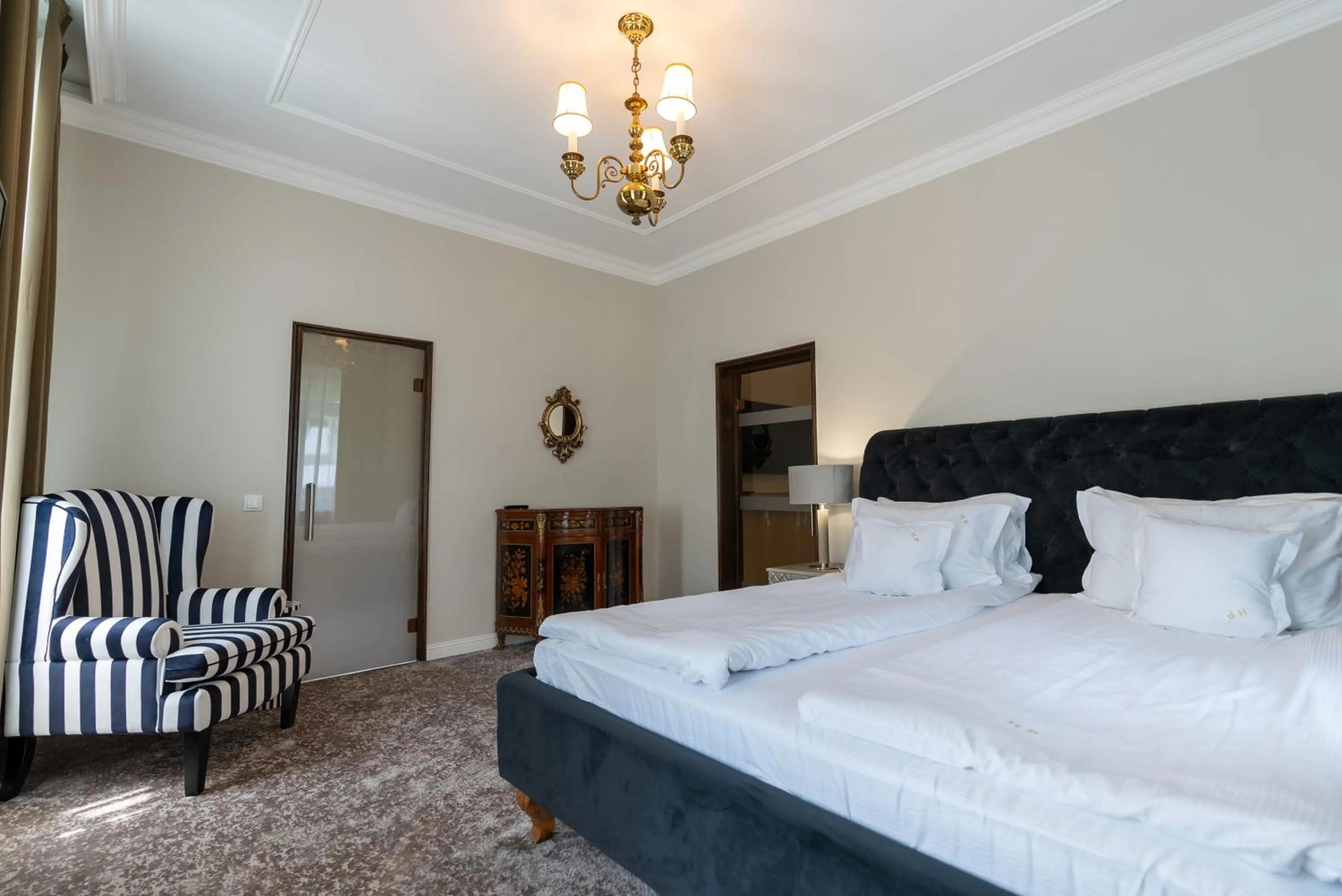 Bedroom, Bed in Hotel Palace