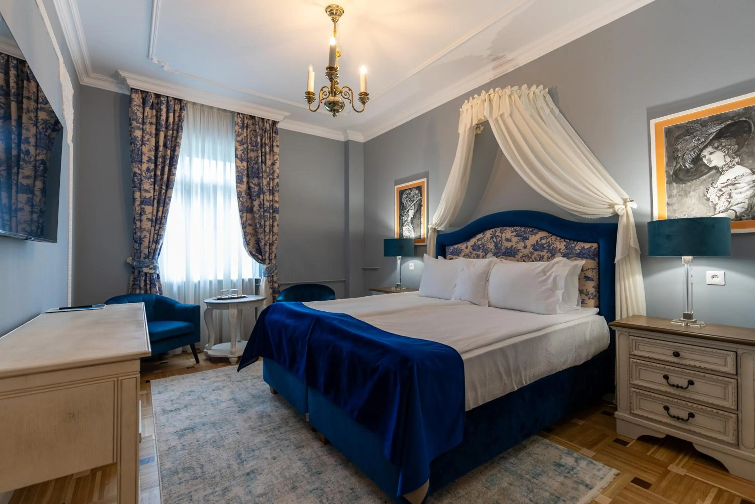 Photo of the whole room, Bed in Hotel Palace