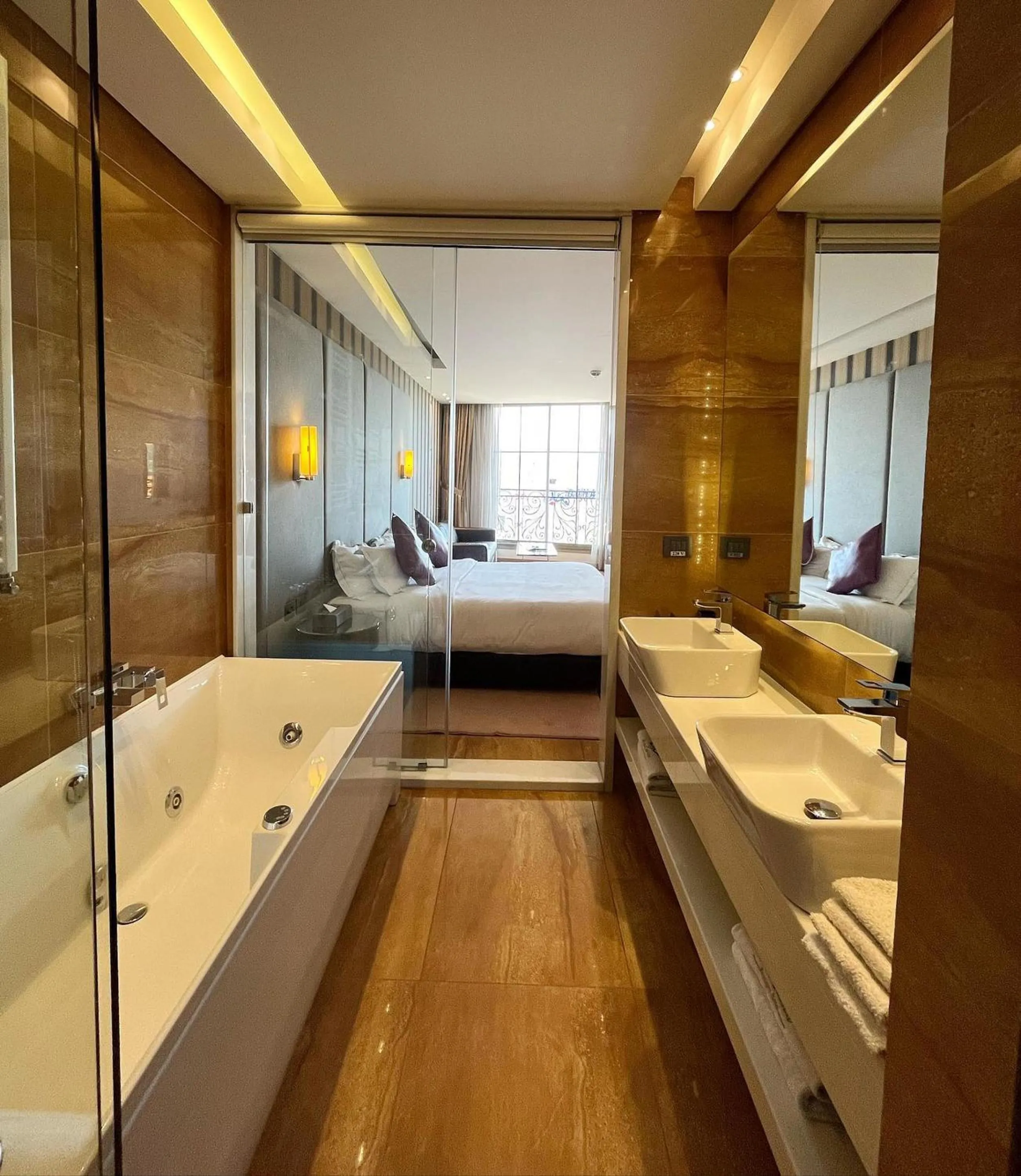 Bathroom, Bed in Monte Cassino