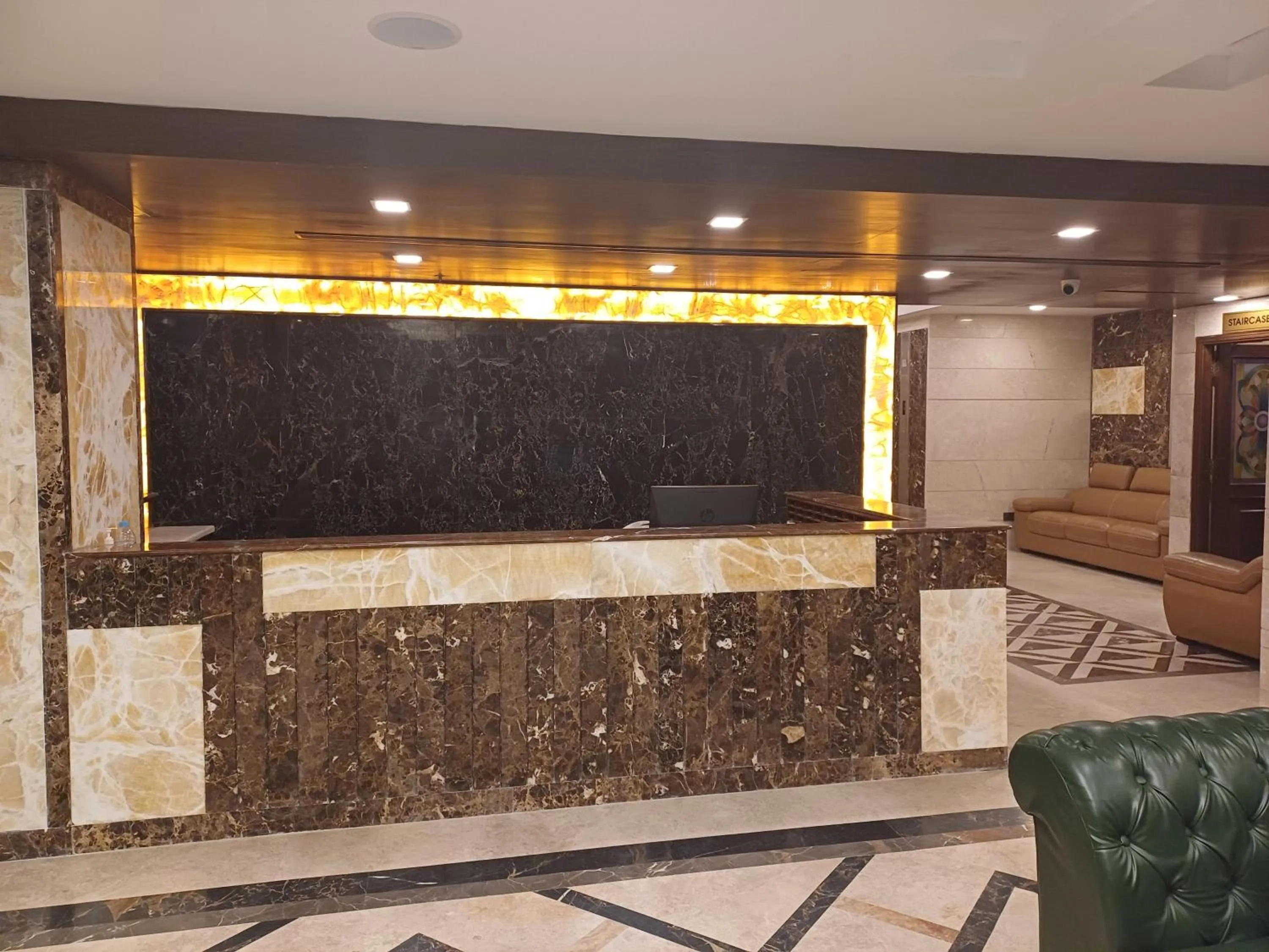 Lobby or reception in Hotel Benzz Park Chennai