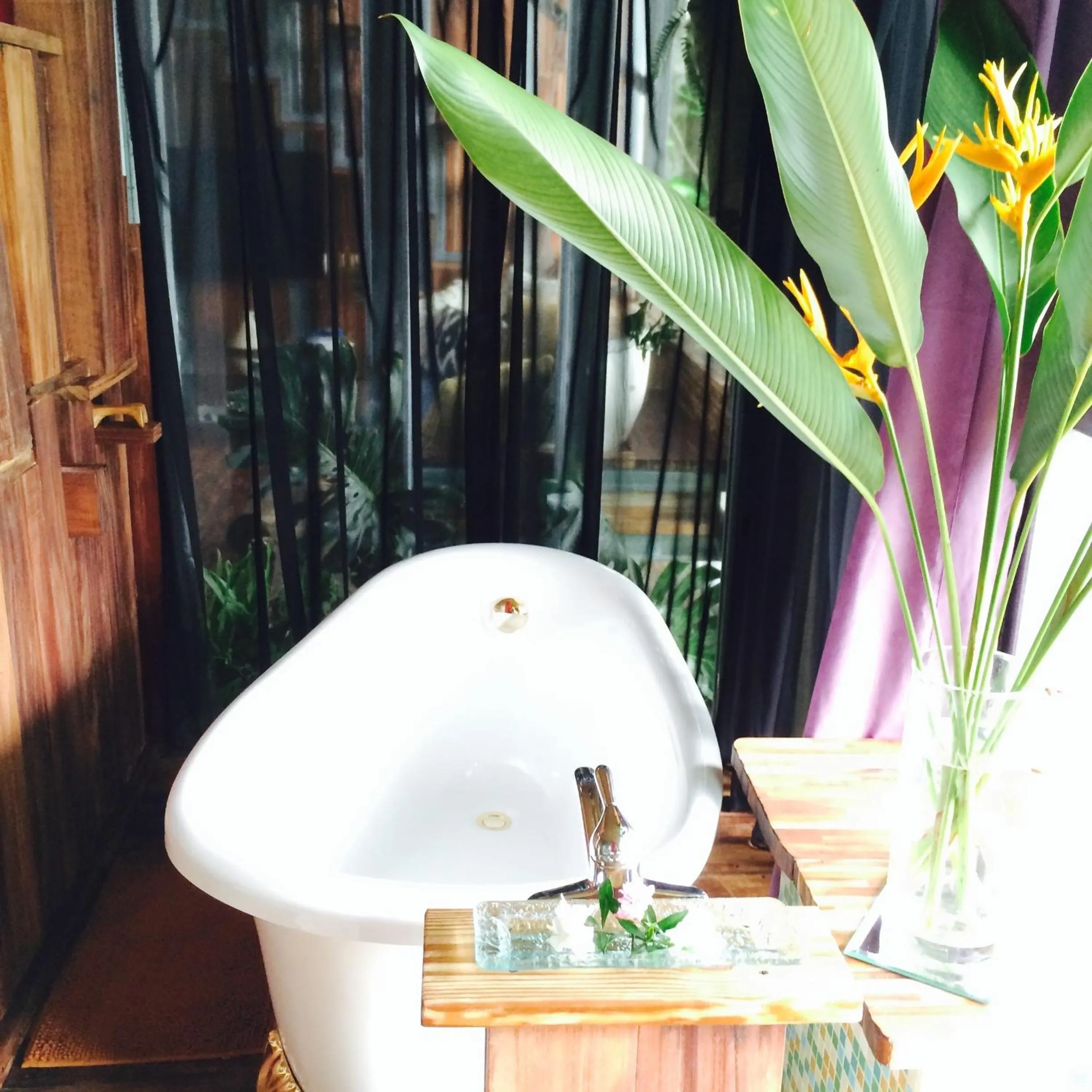 Bathroom in 秘密花園設計Villas
