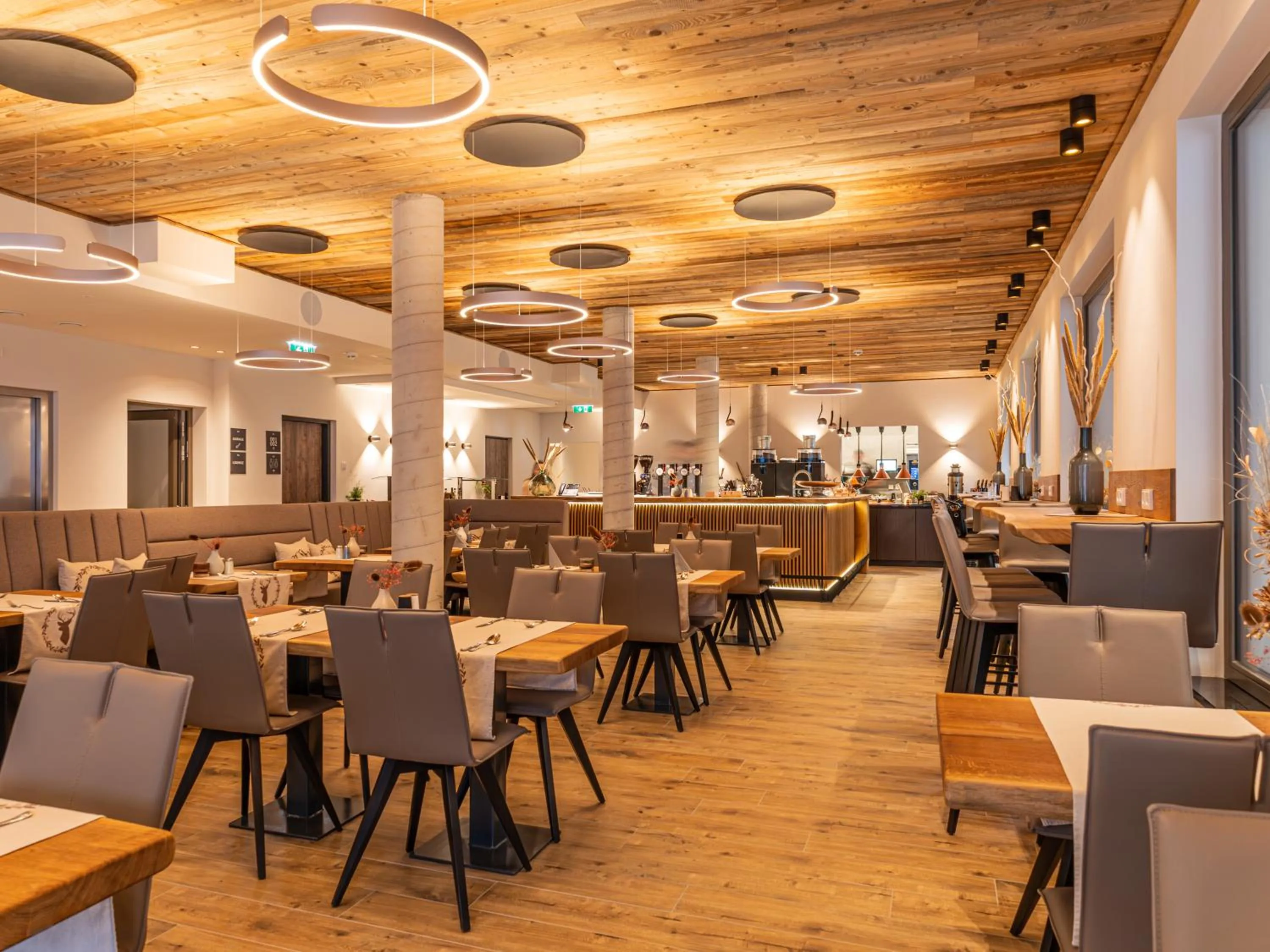 Restaurant/places to eat in Hotel DAS SAAL