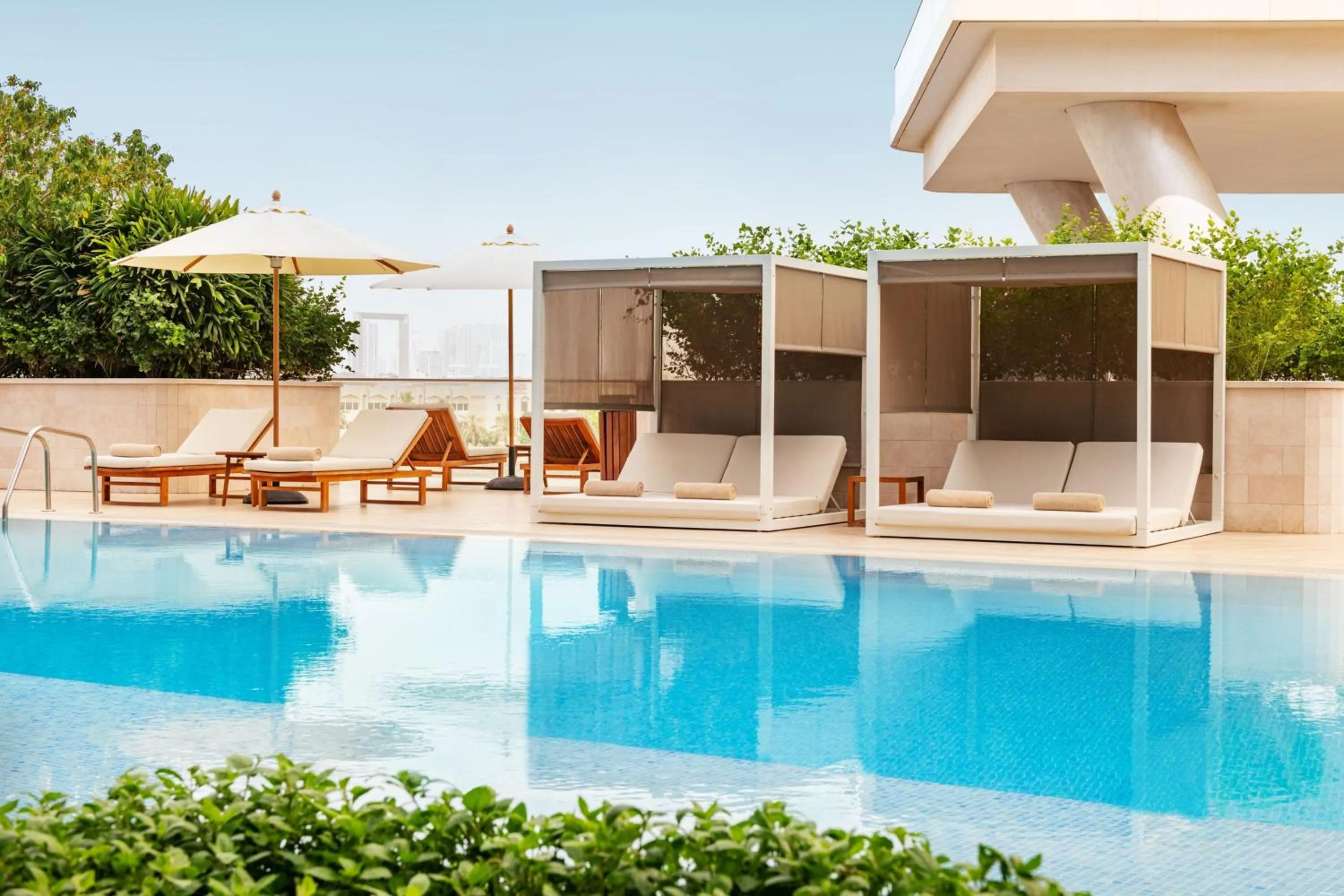 Swimming pool in Marriott Marquis Dubai Creek