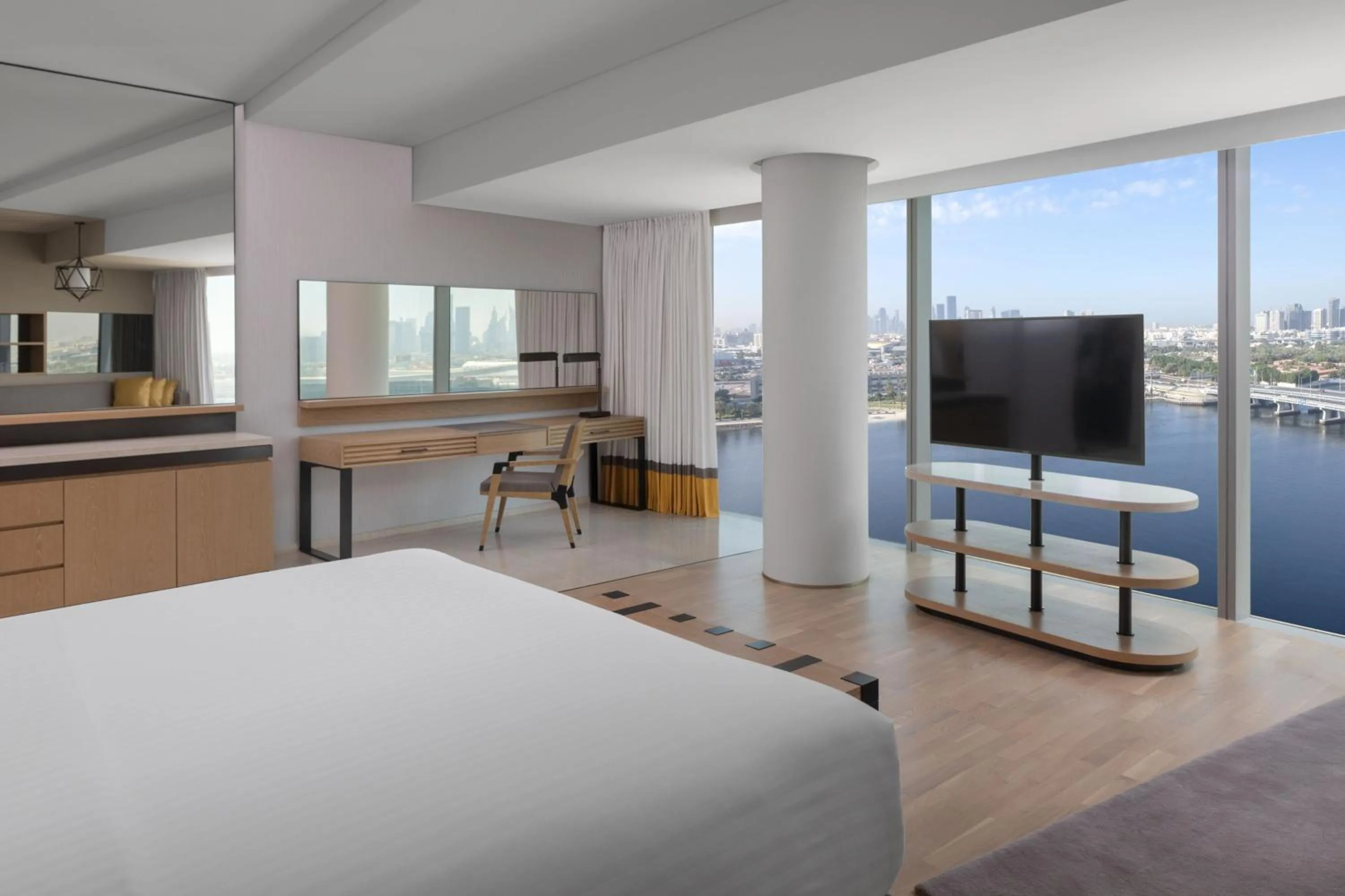 Lounge or bar in Marriott Marquis Dubai Creek