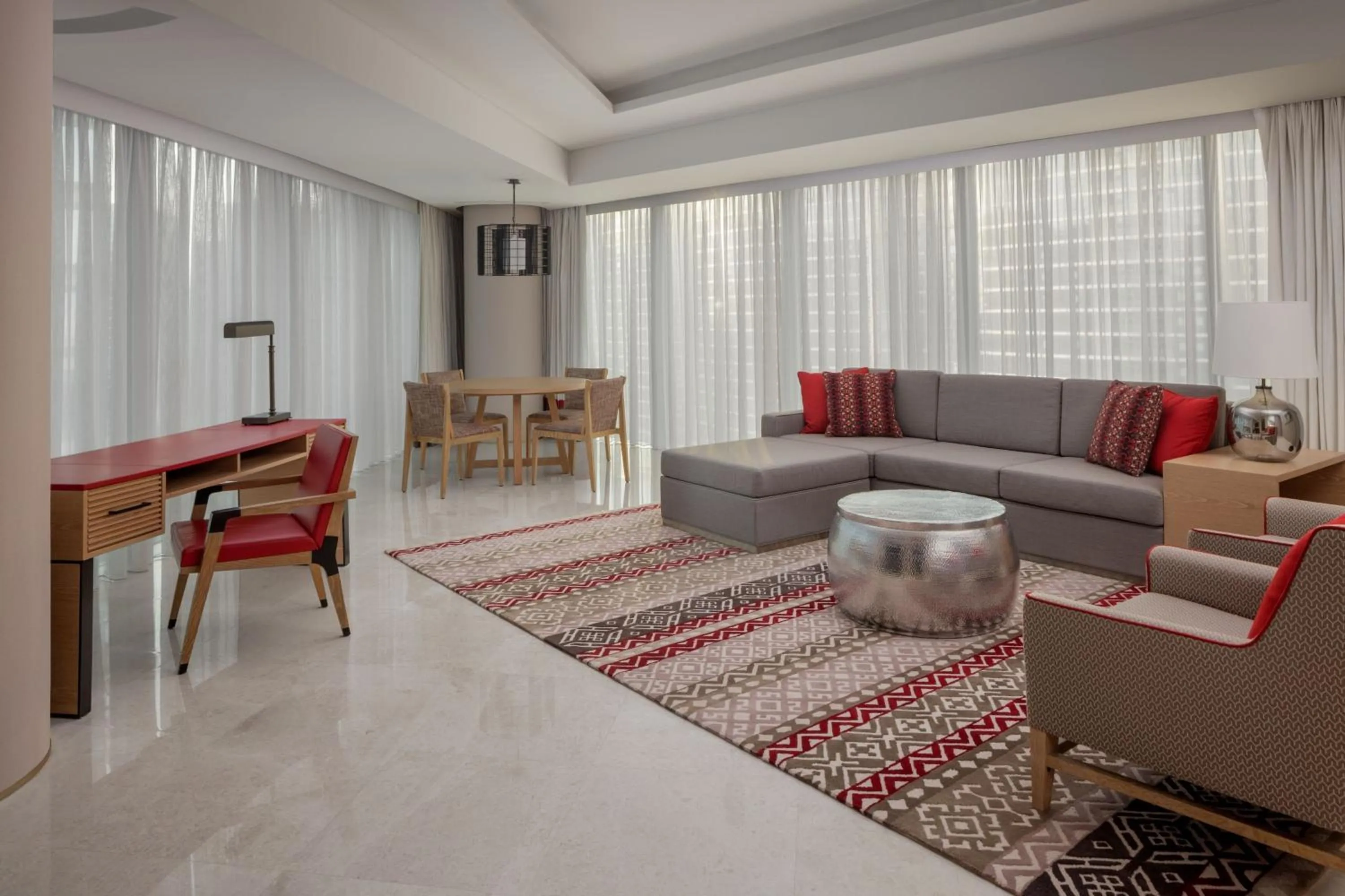 Living room in Marriott Marquis Dubai Creek