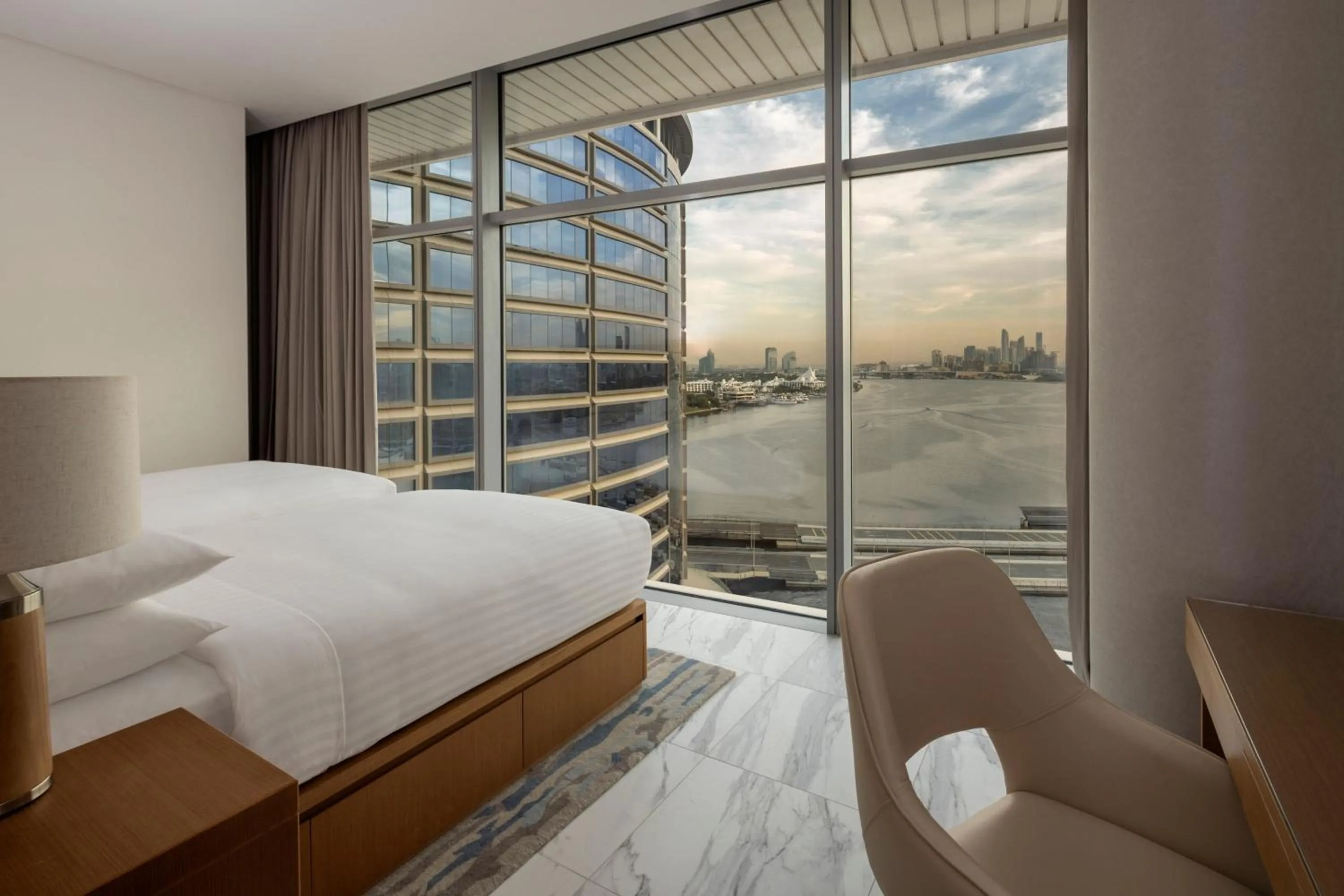 Bedroom, Bed in Marriott Marquis Dubai Creek