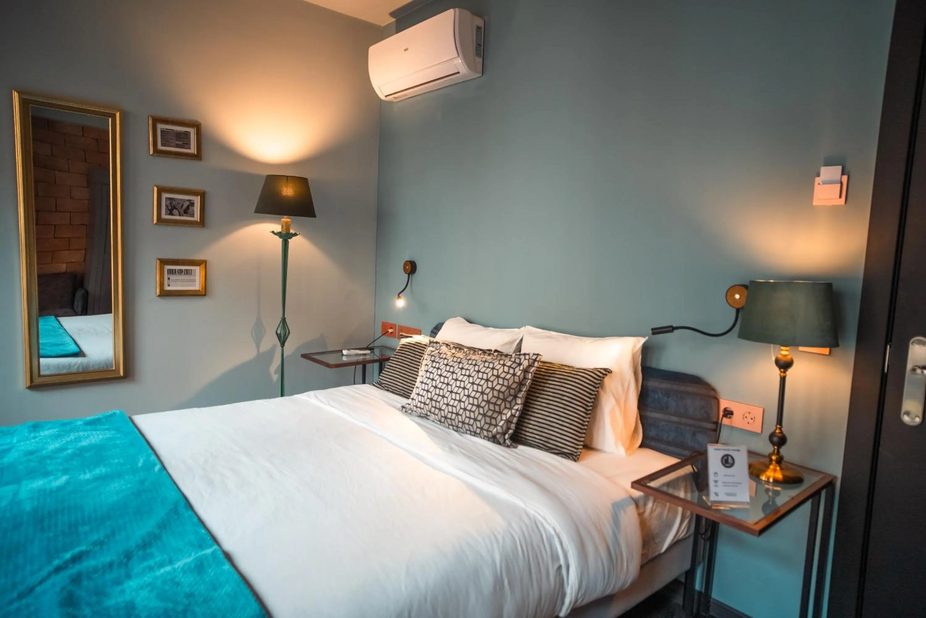 Bedroom, Bed in Hotel Lincoln Lounge