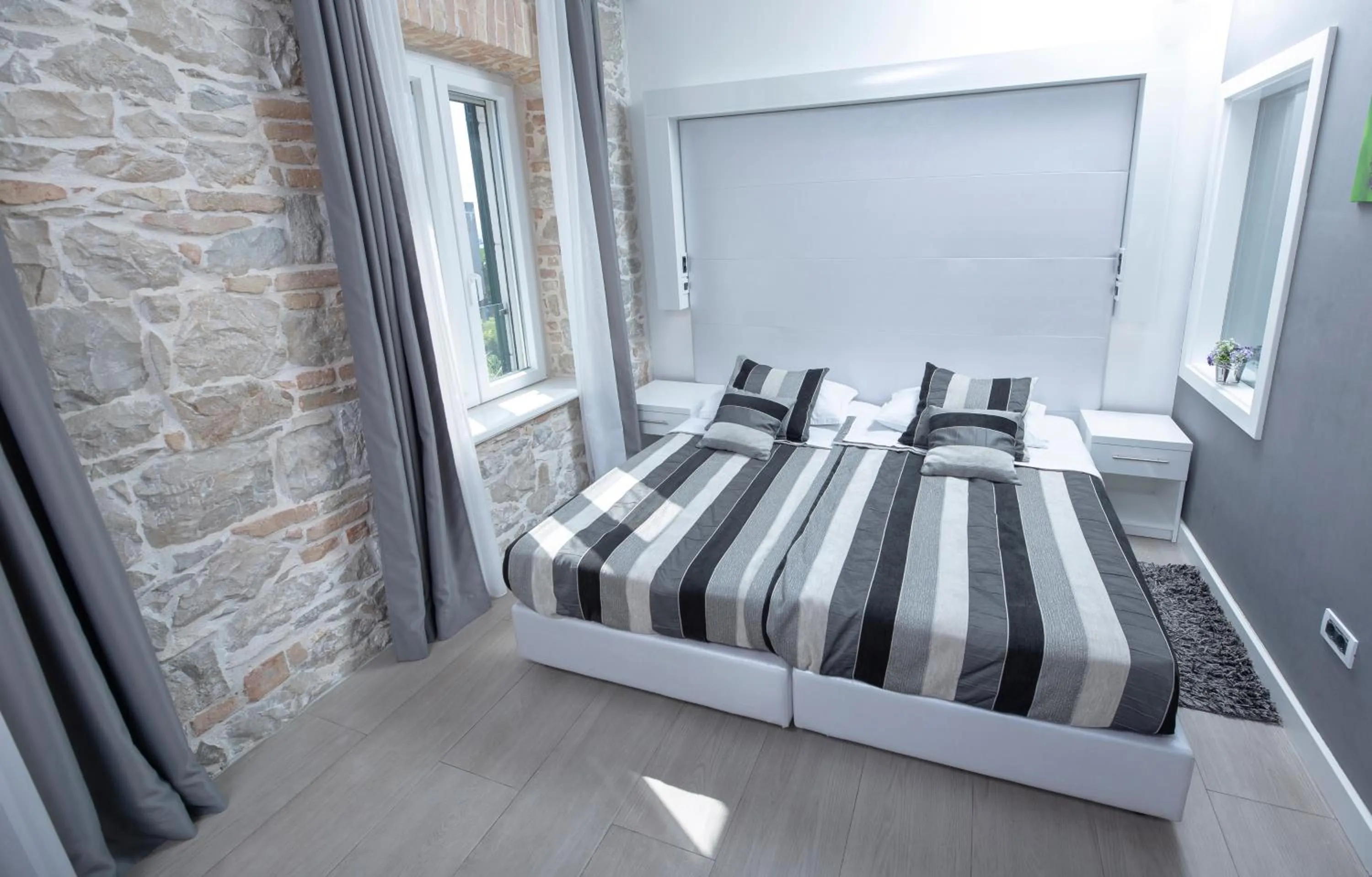 Bed in A Heritage Split