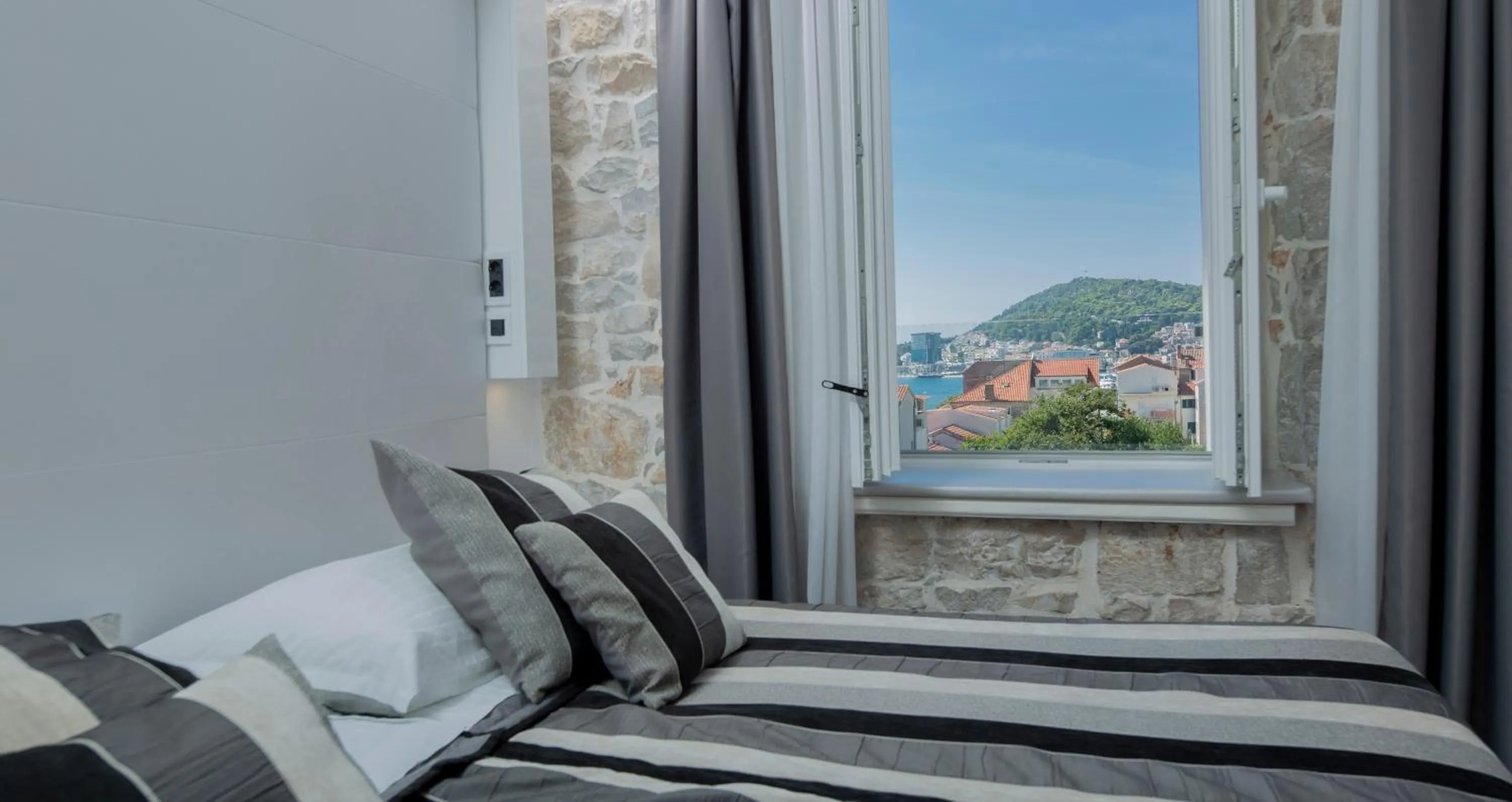 Bed in A Heritage Split