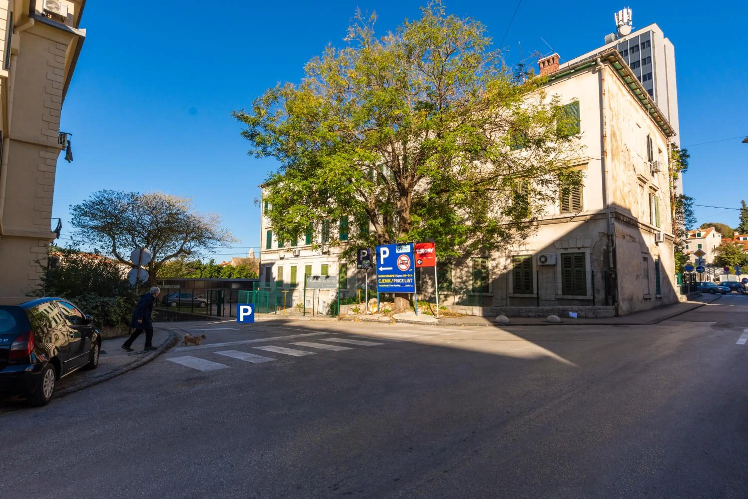 Street view in A Heritage Split