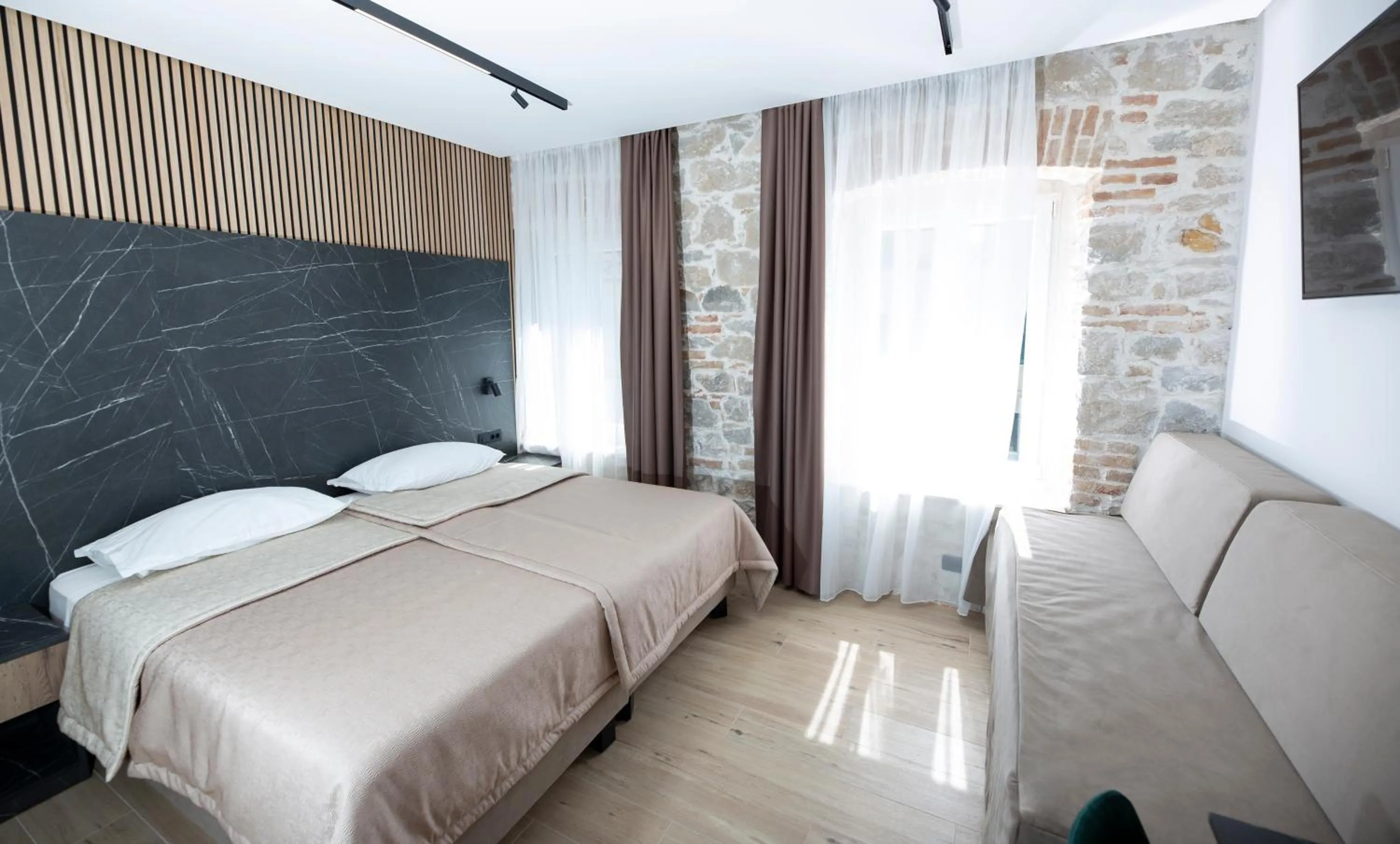 Bed in A Heritage Split